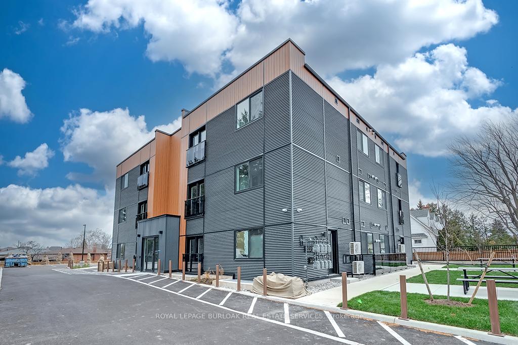 Photo 2 of Unit 2A, 259 King Street E, Hamilton, Stoney Creek — HOMEH