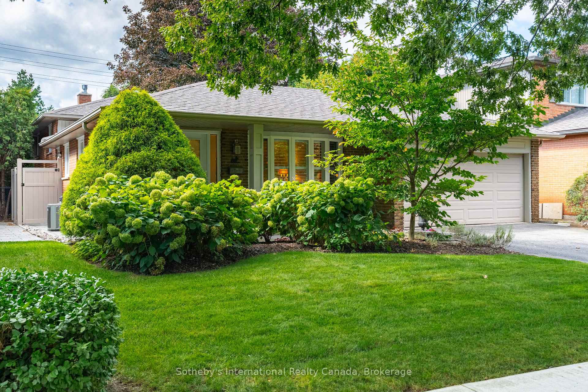 Photo of 885 Fletcher Valley Crescent