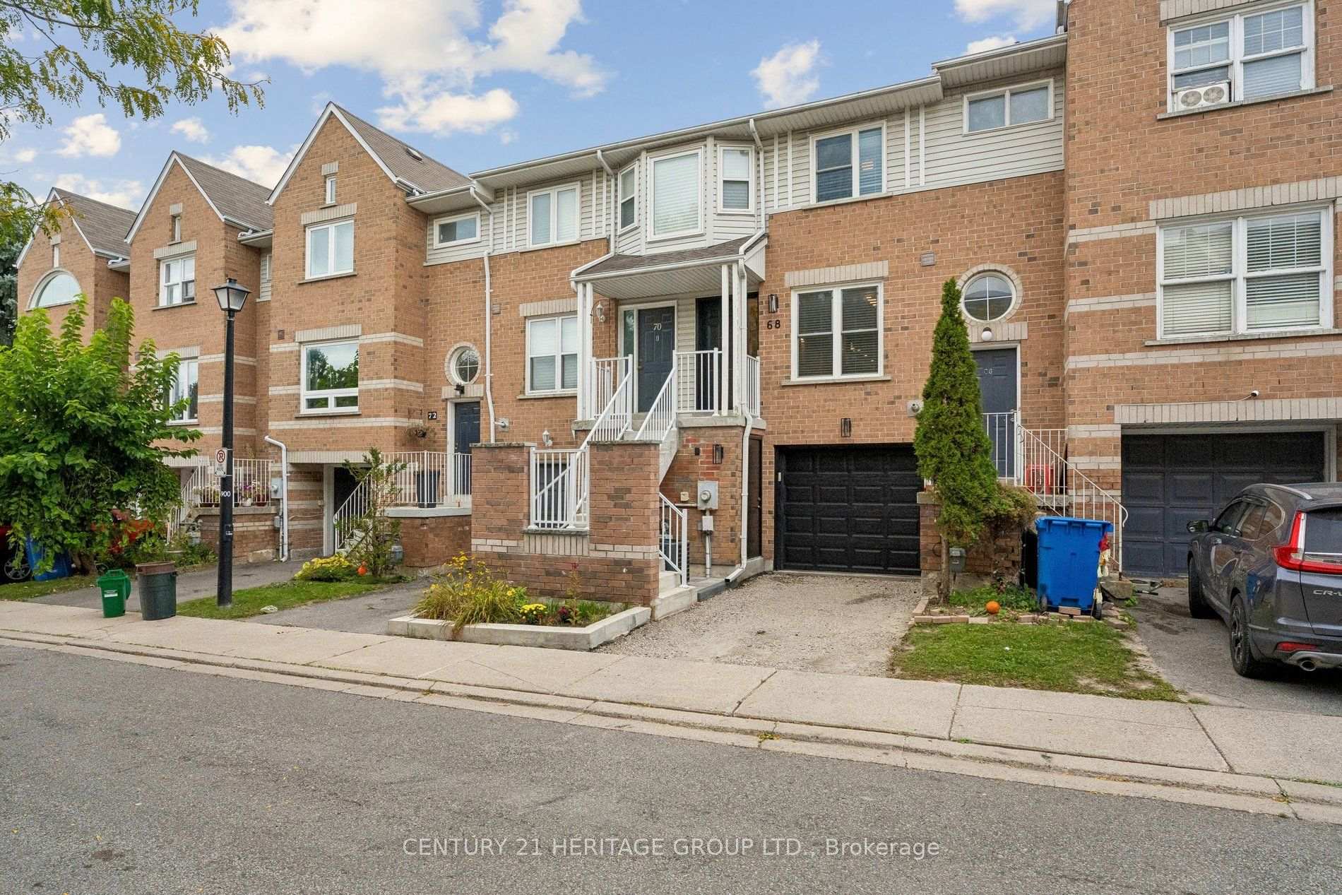 Photo 2 of 68 Brandy Lane Way, Newmarket, Central Newmarket — HOMEH