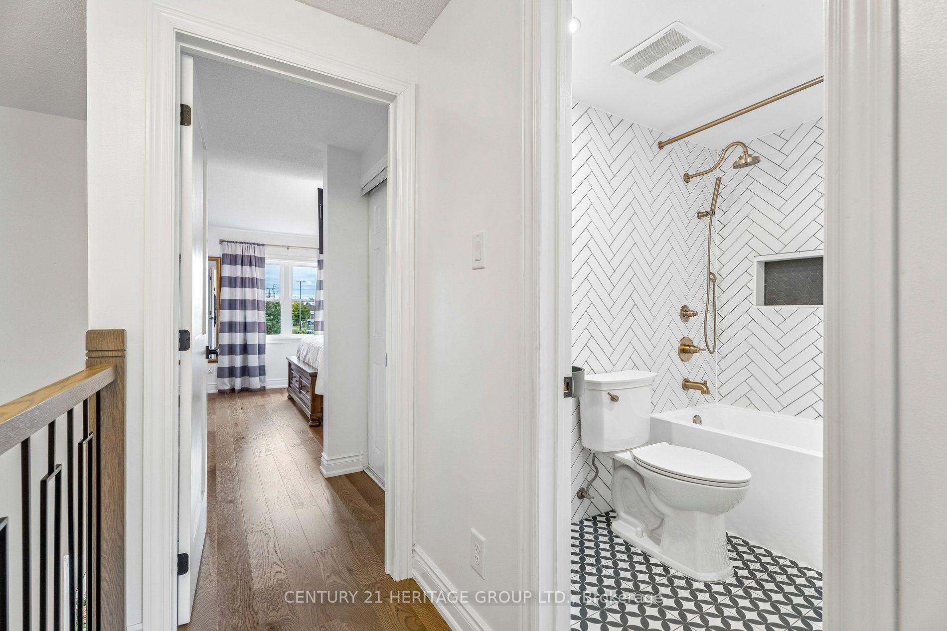 Photo 16 of 68 Brandy Lane Way, Newmarket, Central Newmarket — HOMEH