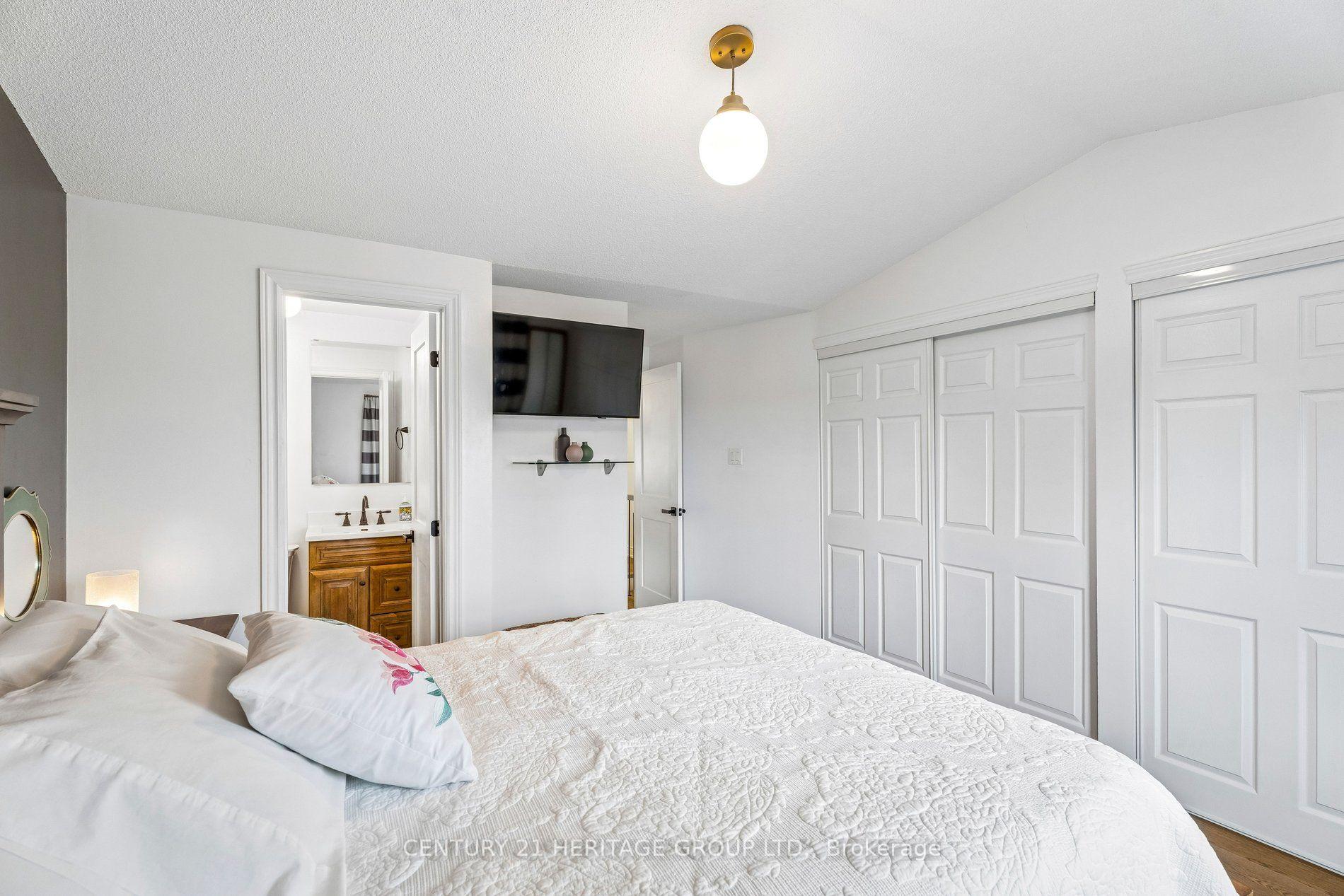 Photo 18 of 68 Brandy Lane Way, Newmarket, Central Newmarket — HOMEH