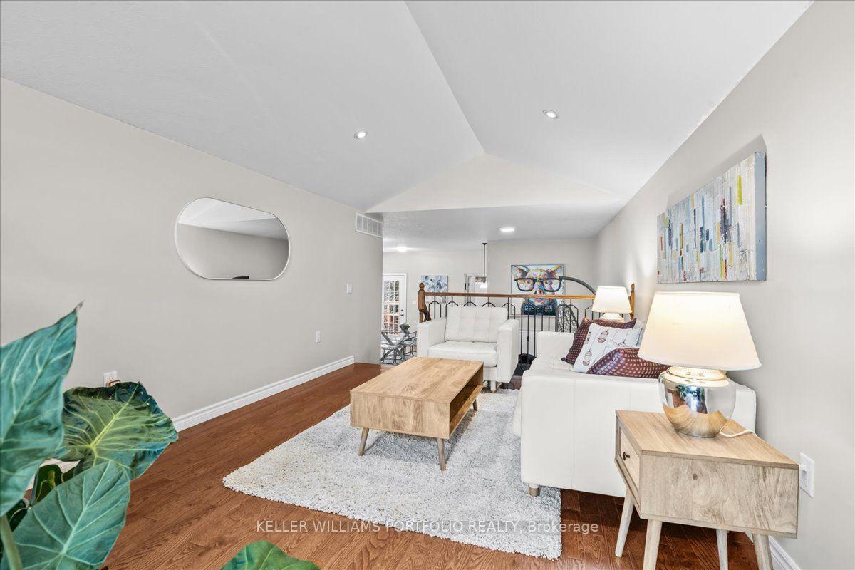 Photo 11 of 51 Squire Fletcher Drive, Clarington, Bowmanville — HOMEH