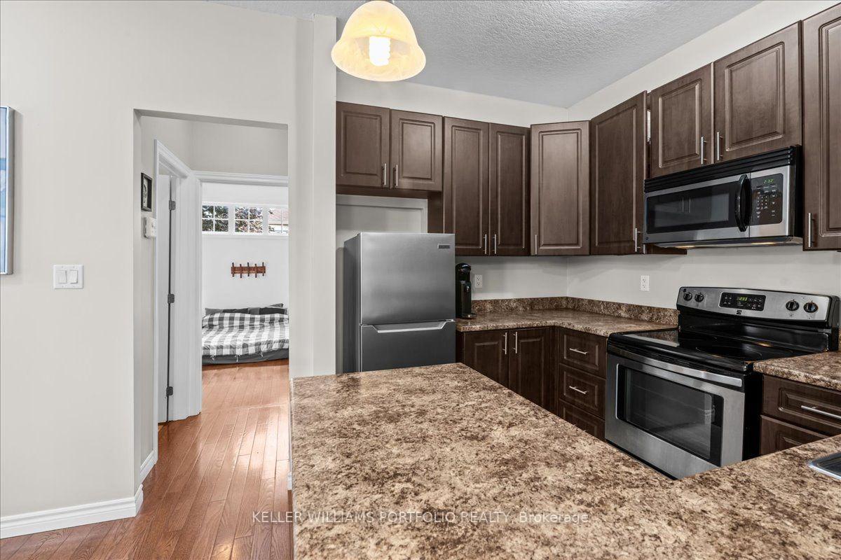 Photo 15 of 51 Squire Fletcher Drive, Clarington, Bowmanville — HOMEH