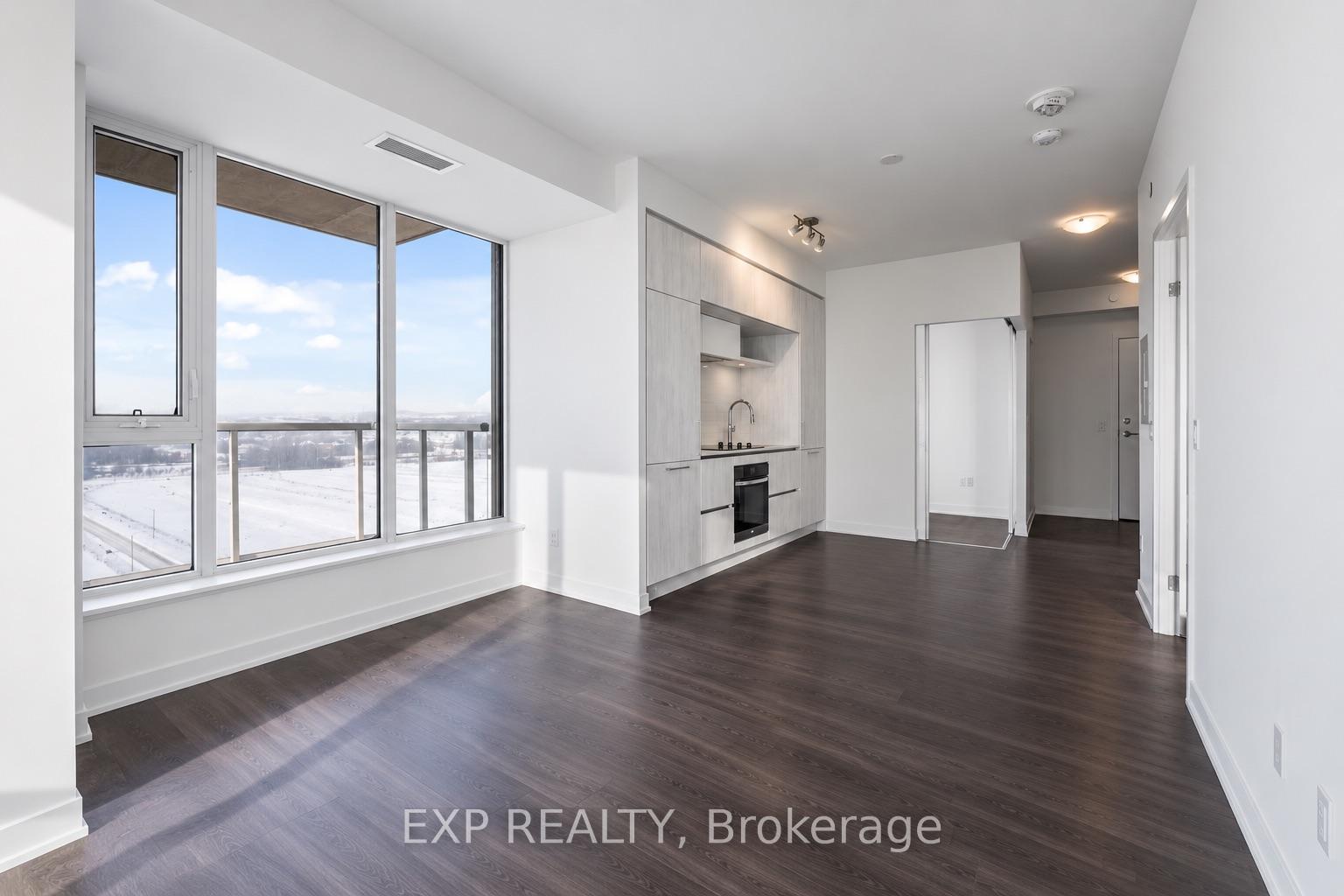 Photo 6 of Unit 1024, 2 David Eyer Road, Richmond Hill, Rural Richmond Hill — HOMEH