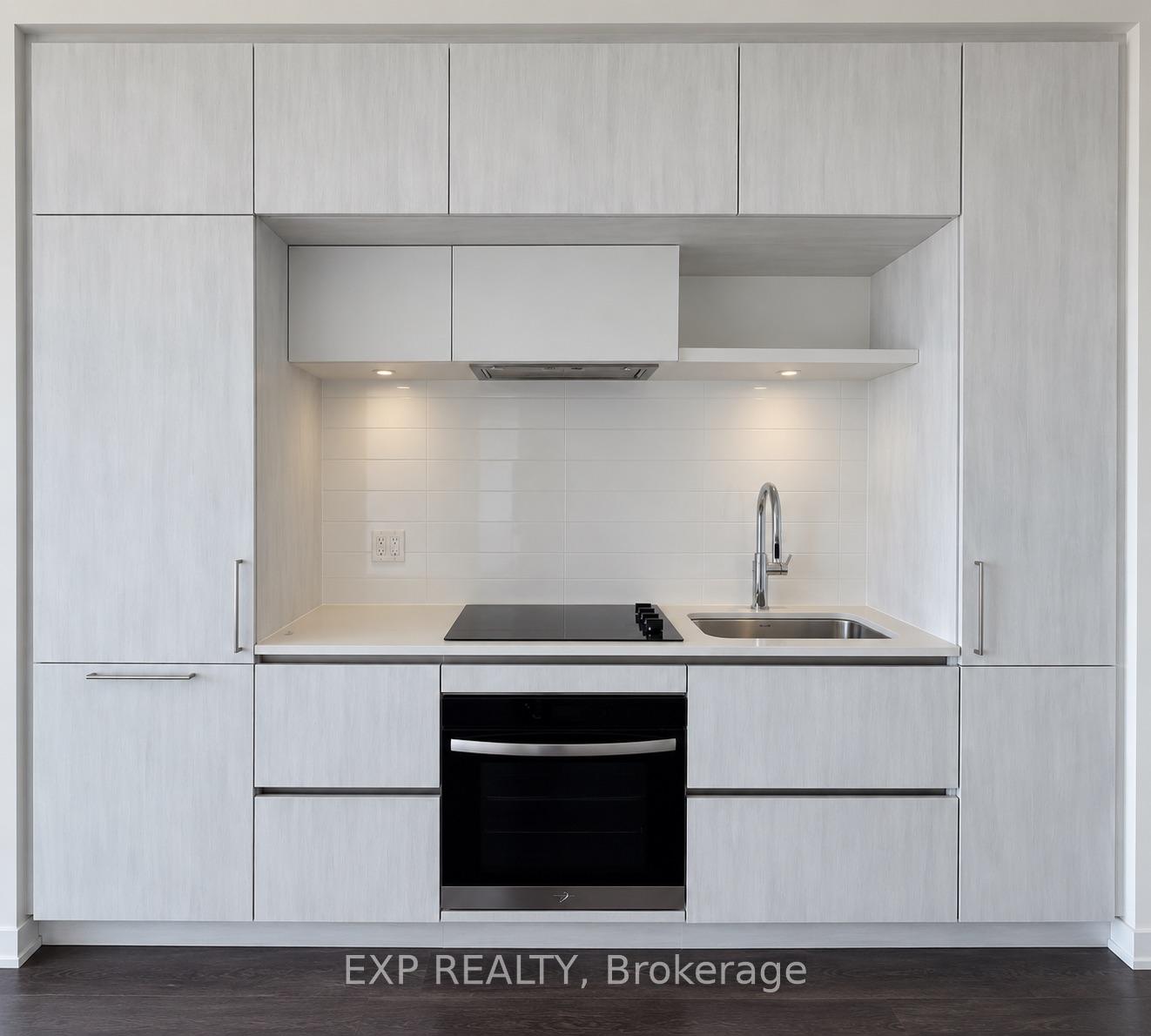 Photo 8 of Unit 1024, 2 David Eyer Road, Richmond Hill, Rural Richmond Hill — HOMEH