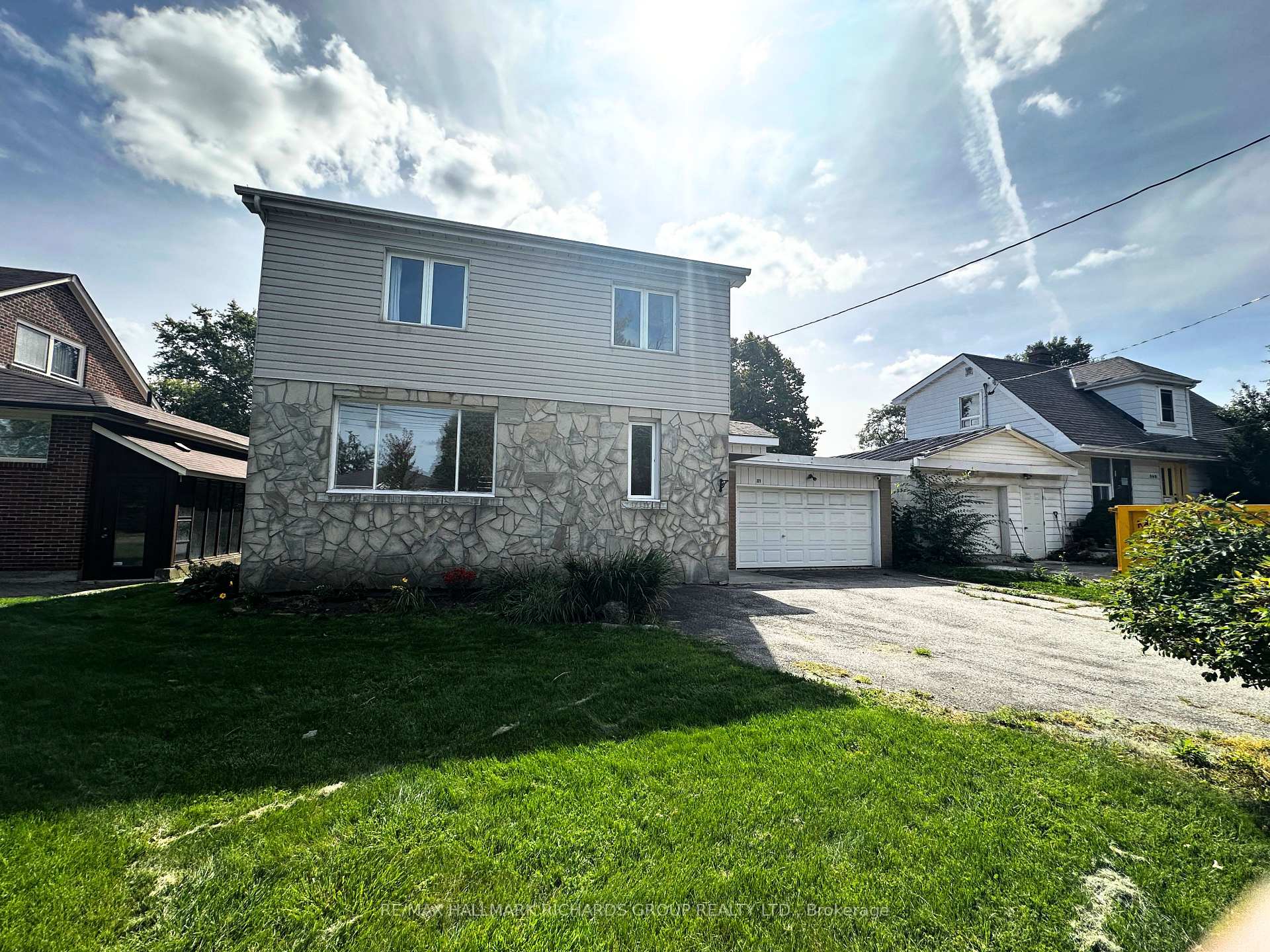 Photo 8 of 371 Cummer Avenue, North York, Newtonbrook East — HOMEH