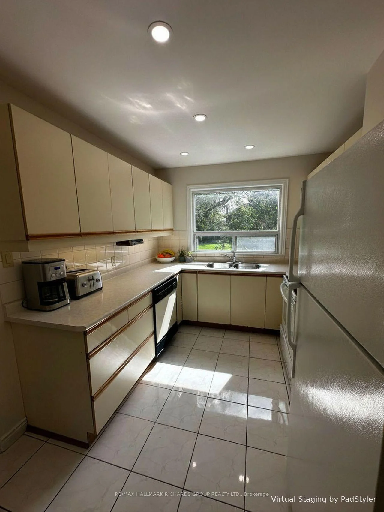 Photo 3 of 371 Cummer Avenue, North York, Newtonbrook East — HOMEH