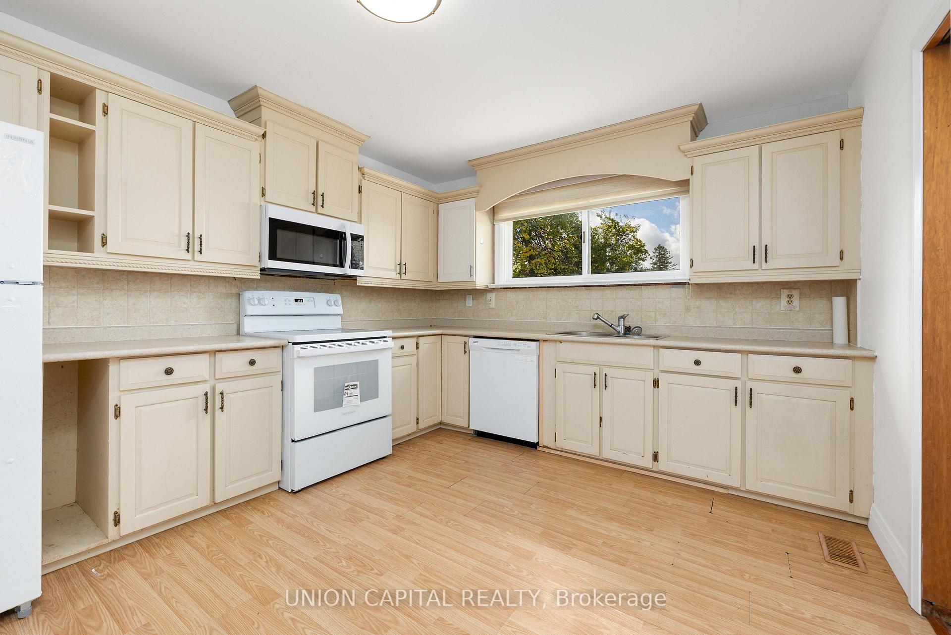 Photo 10 of 64 Canal Street, Georgina, Keswick South — HOMEH