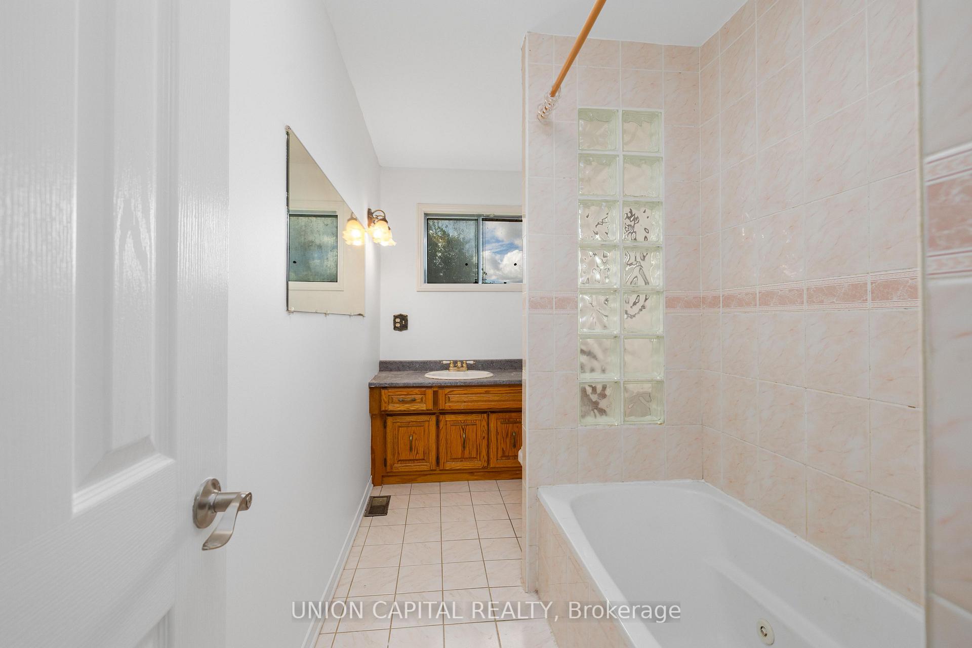 Photo 17 of 64 Canal Street, Georgina, Keswick South — HOMEH