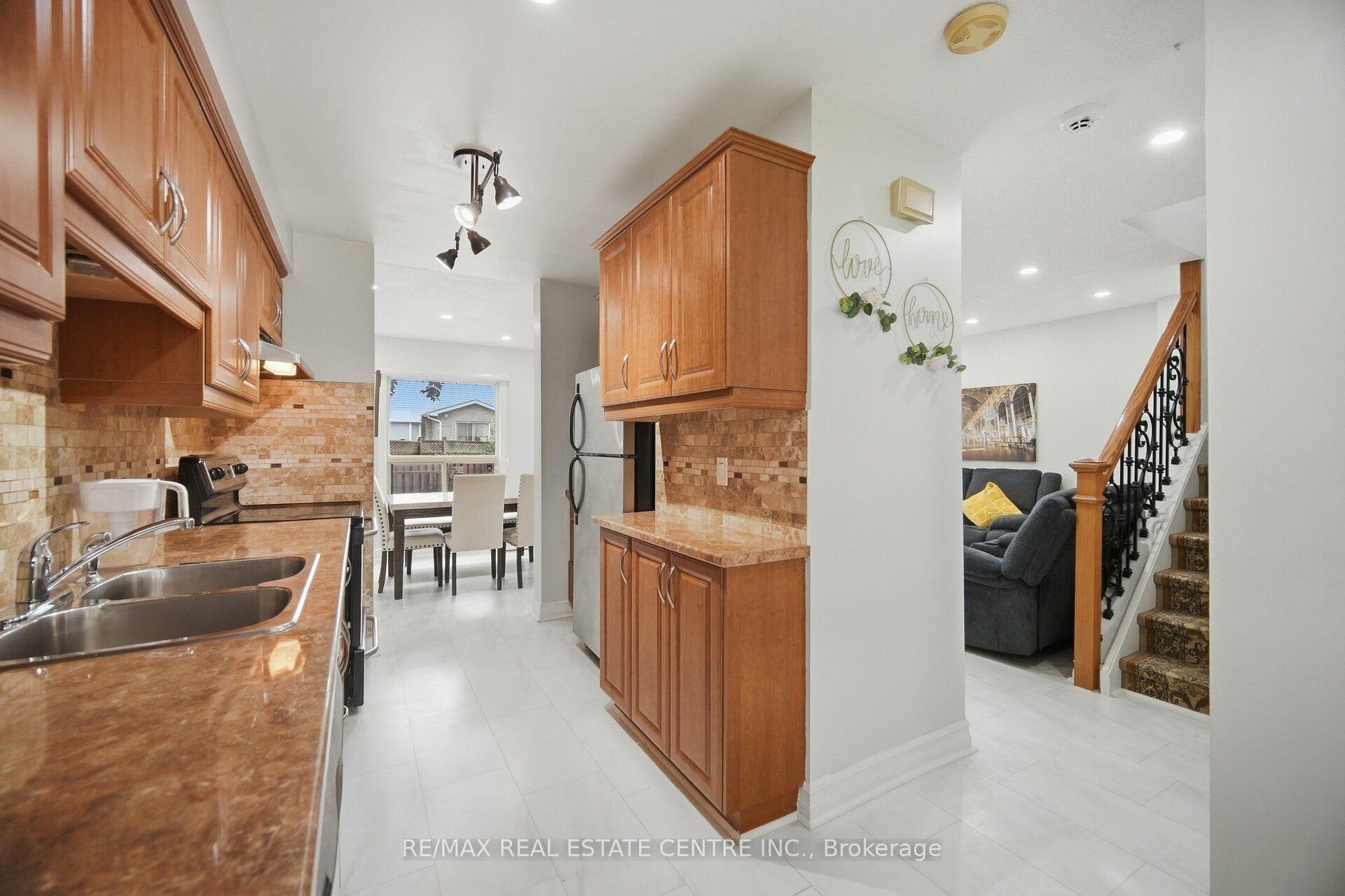 Photo 16 of 13 Dalzell Avenue, Brampton, Heart Lake West — HOMEH