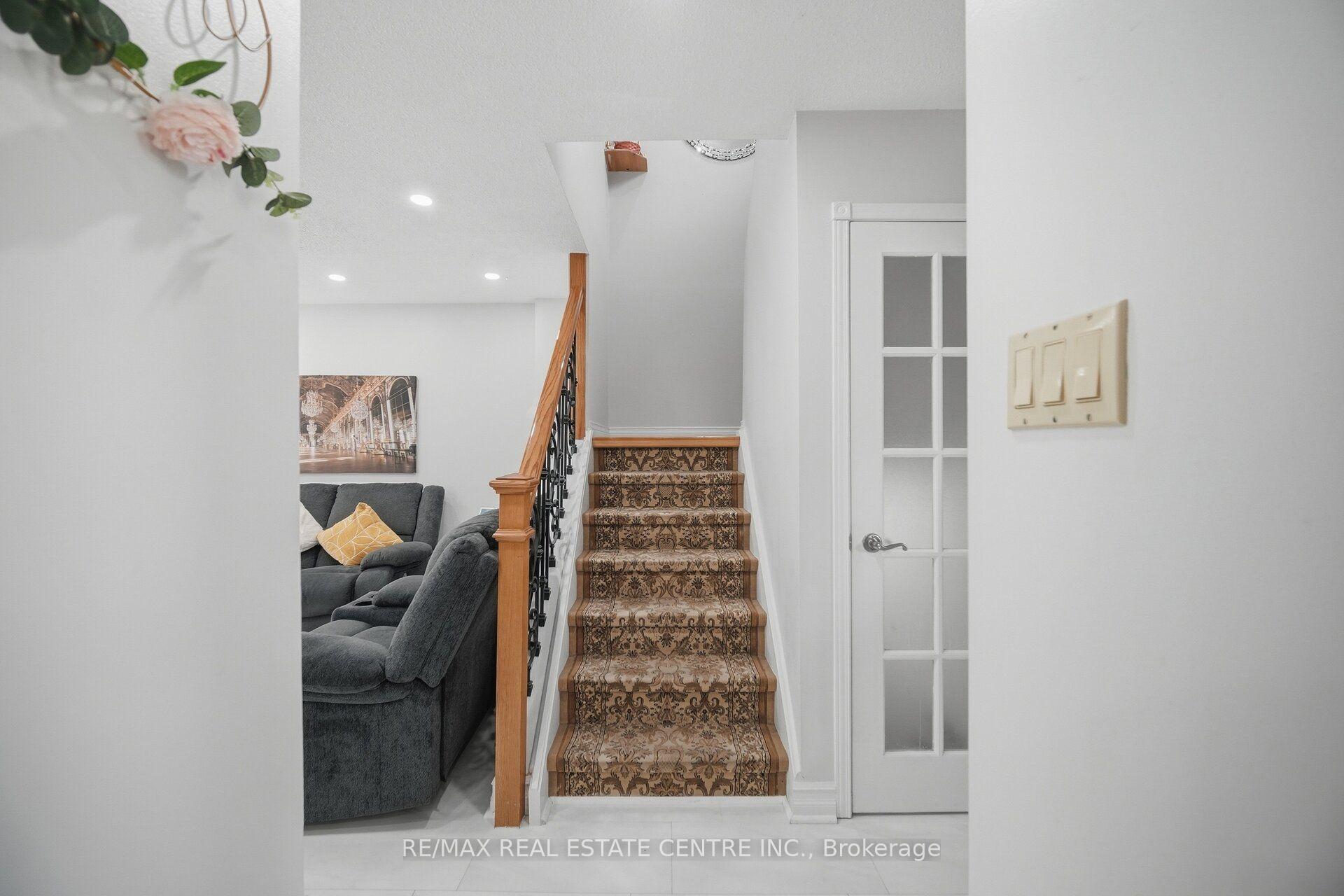 Photo 17 of 13 Dalzell Avenue, Brampton, Heart Lake West — HOMEH