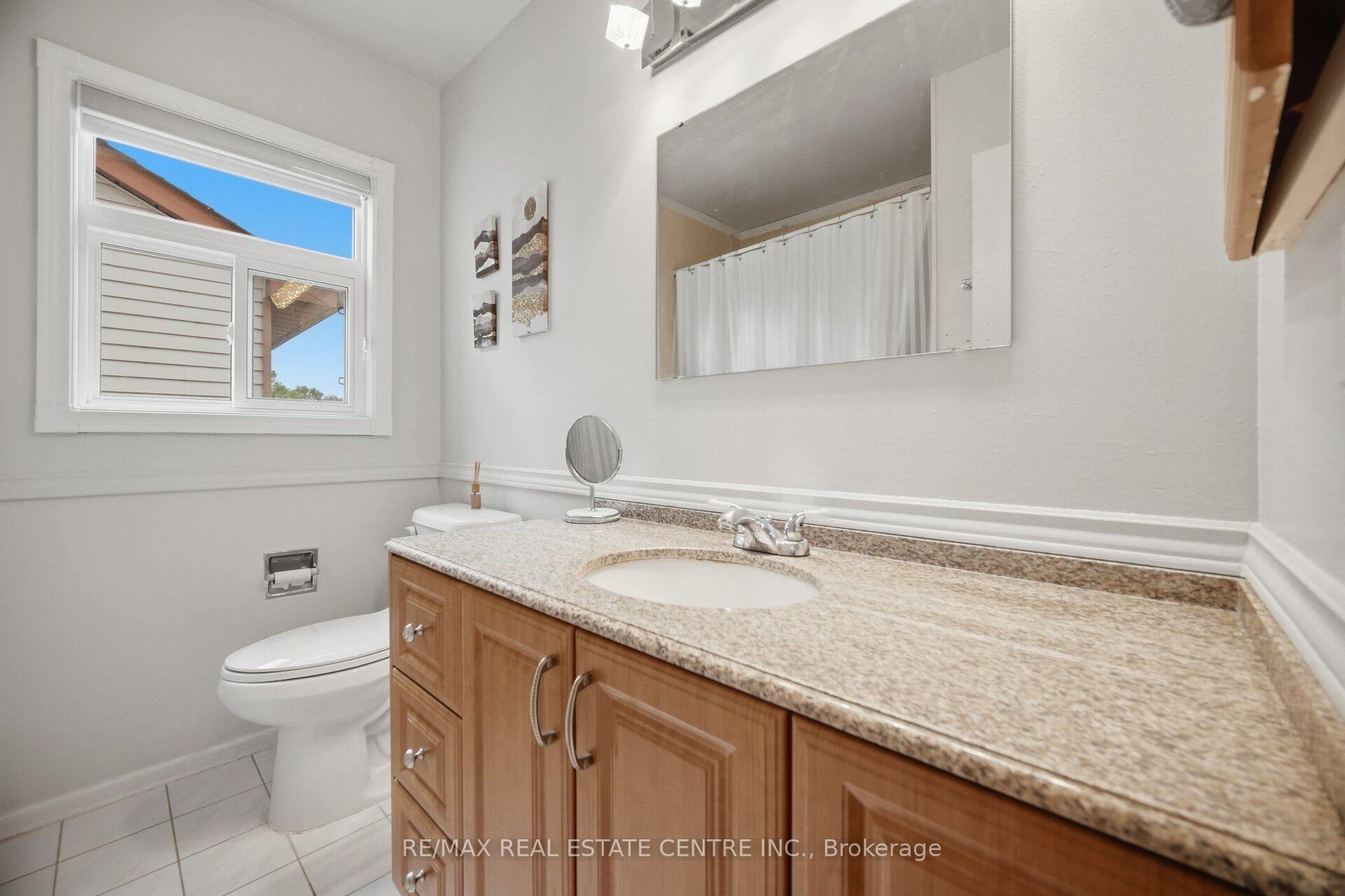 Photo 23 of 13 Dalzell Avenue, Brampton, Heart Lake West — HOMEH