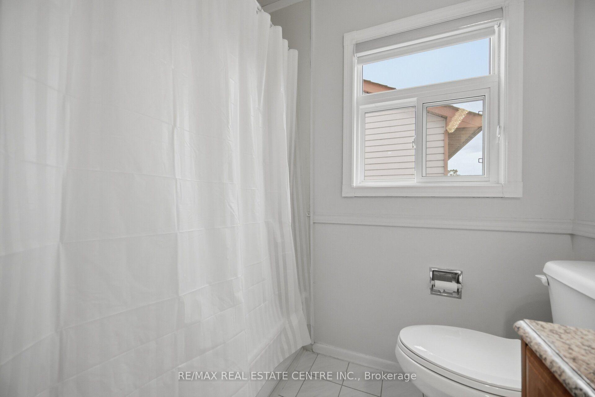 Photo 24 of 13 Dalzell Avenue, Brampton, Heart Lake West — HOMEH