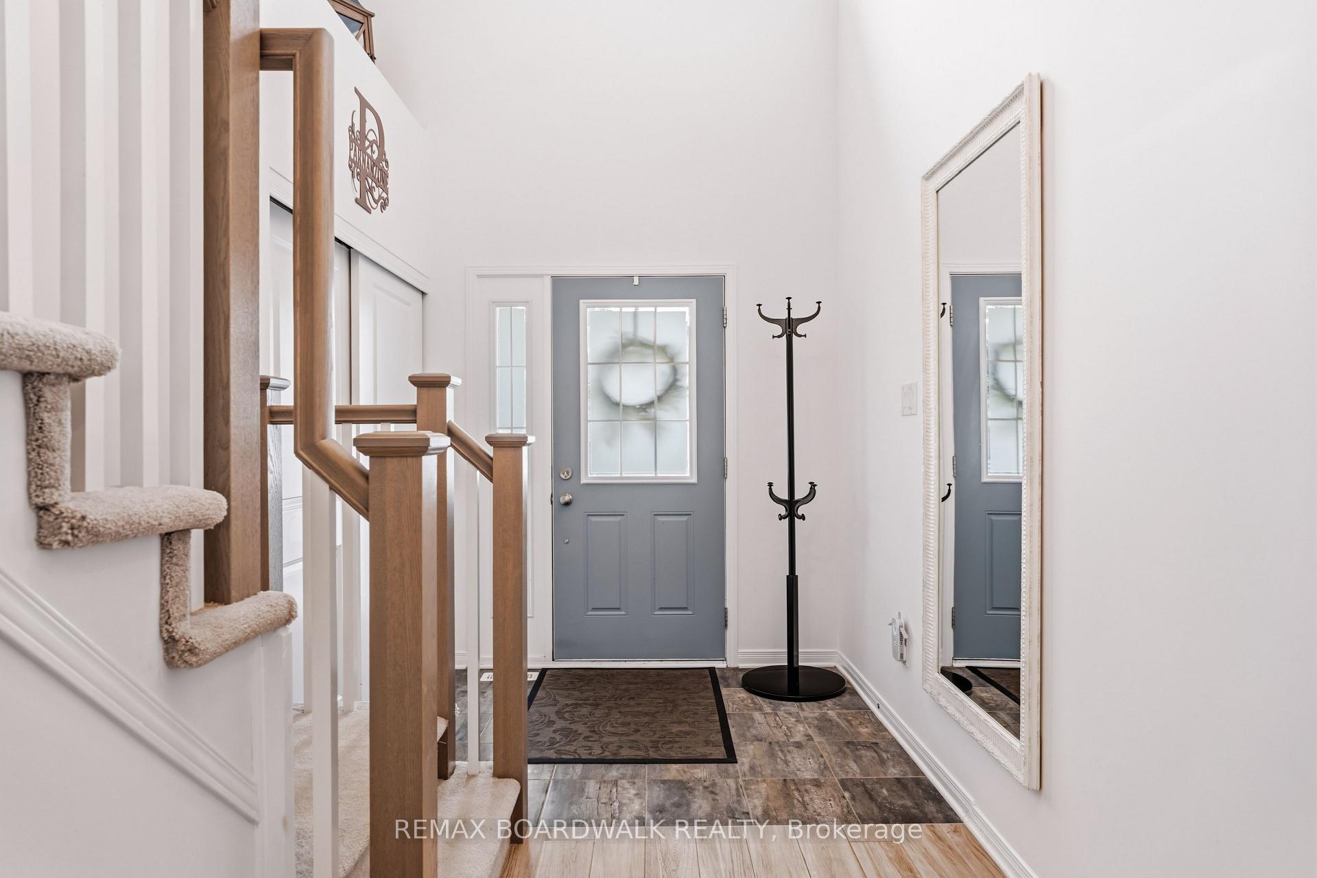 Photo 3 of 210 Pingwi Place, Ottawa, Blossom Park/Kemp Park/Findlay Creek — HOMEH