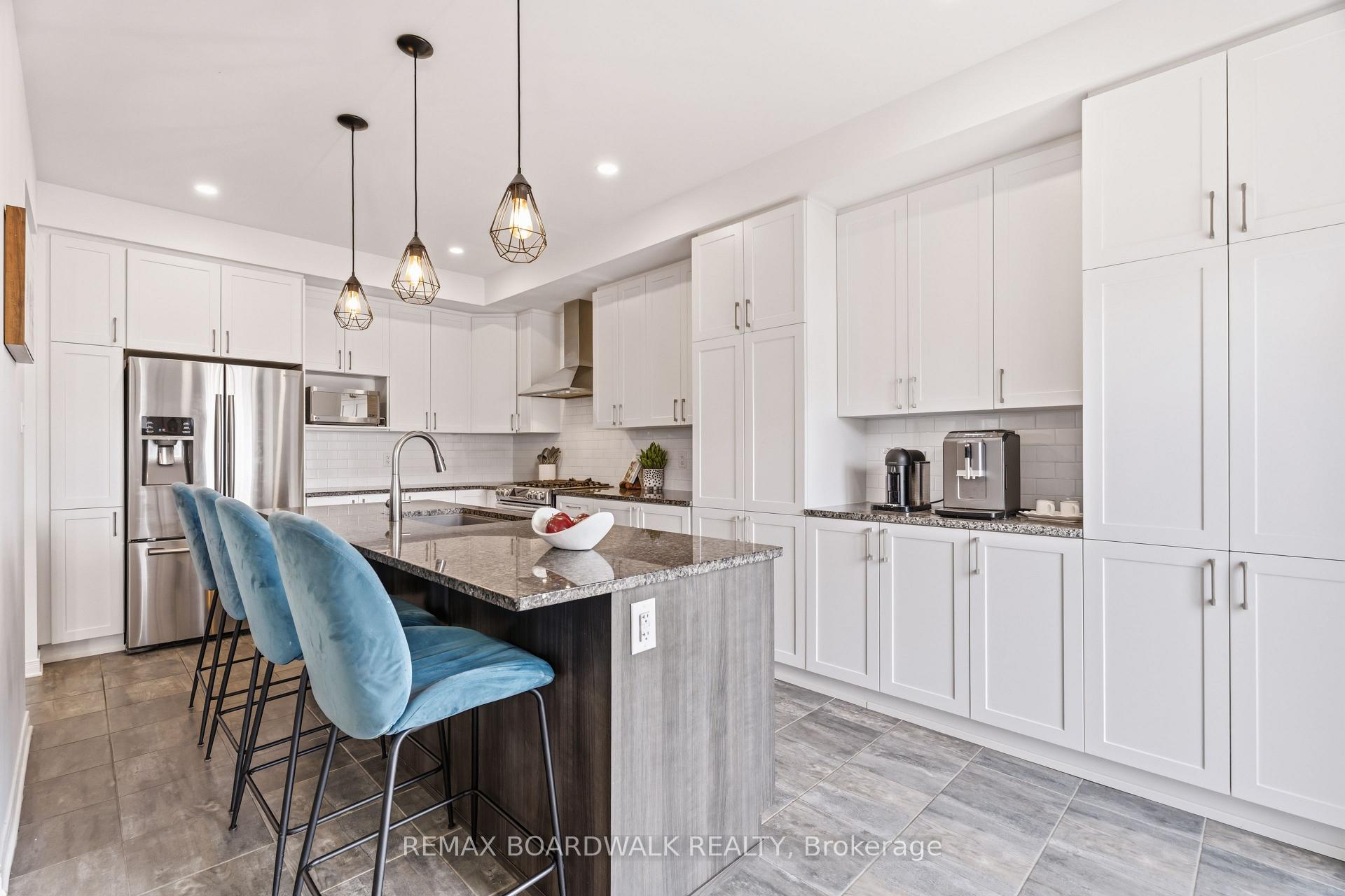 Photo 14 of 210 Pingwi Place, Ottawa, Blossom Park/Kemp Park/Findlay Creek — HOMEH