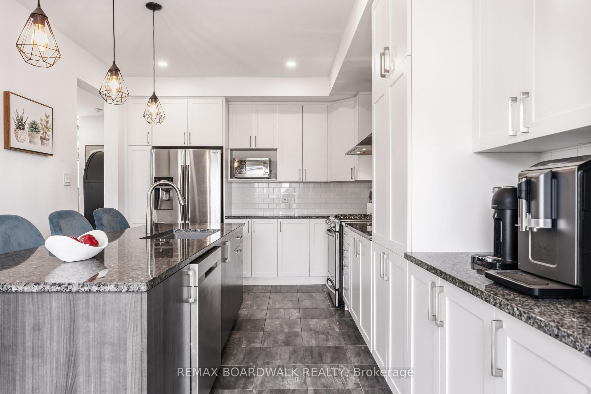 Photo 16 of 210 Pingwi Place, Ottawa, Blossom Park/Kemp Park/Findlay Creek — HOMEH