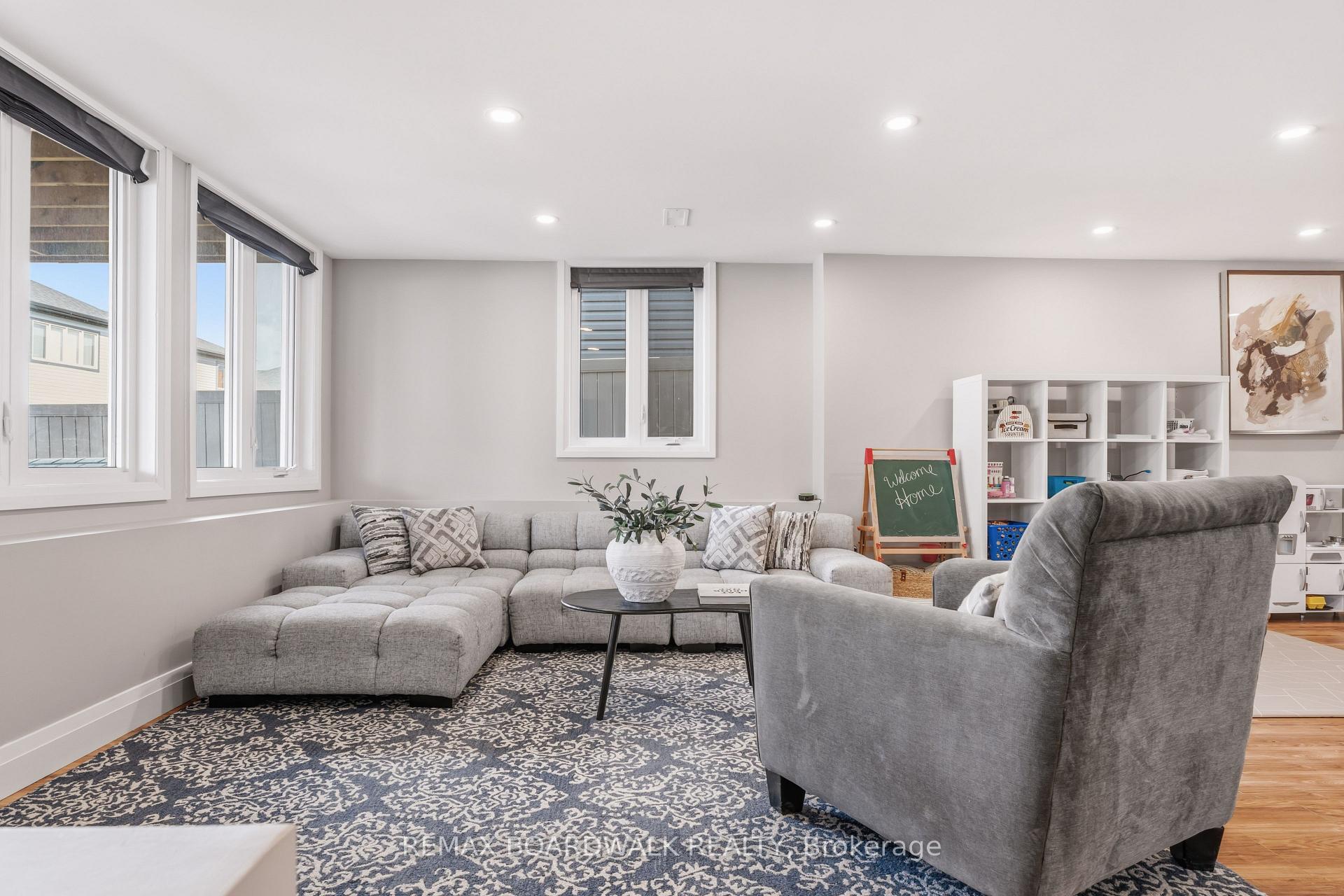 Photo 40 of 210 Pingwi Place, Ottawa, Blossom Park/Kemp Park/Findlay Creek — HOMEH