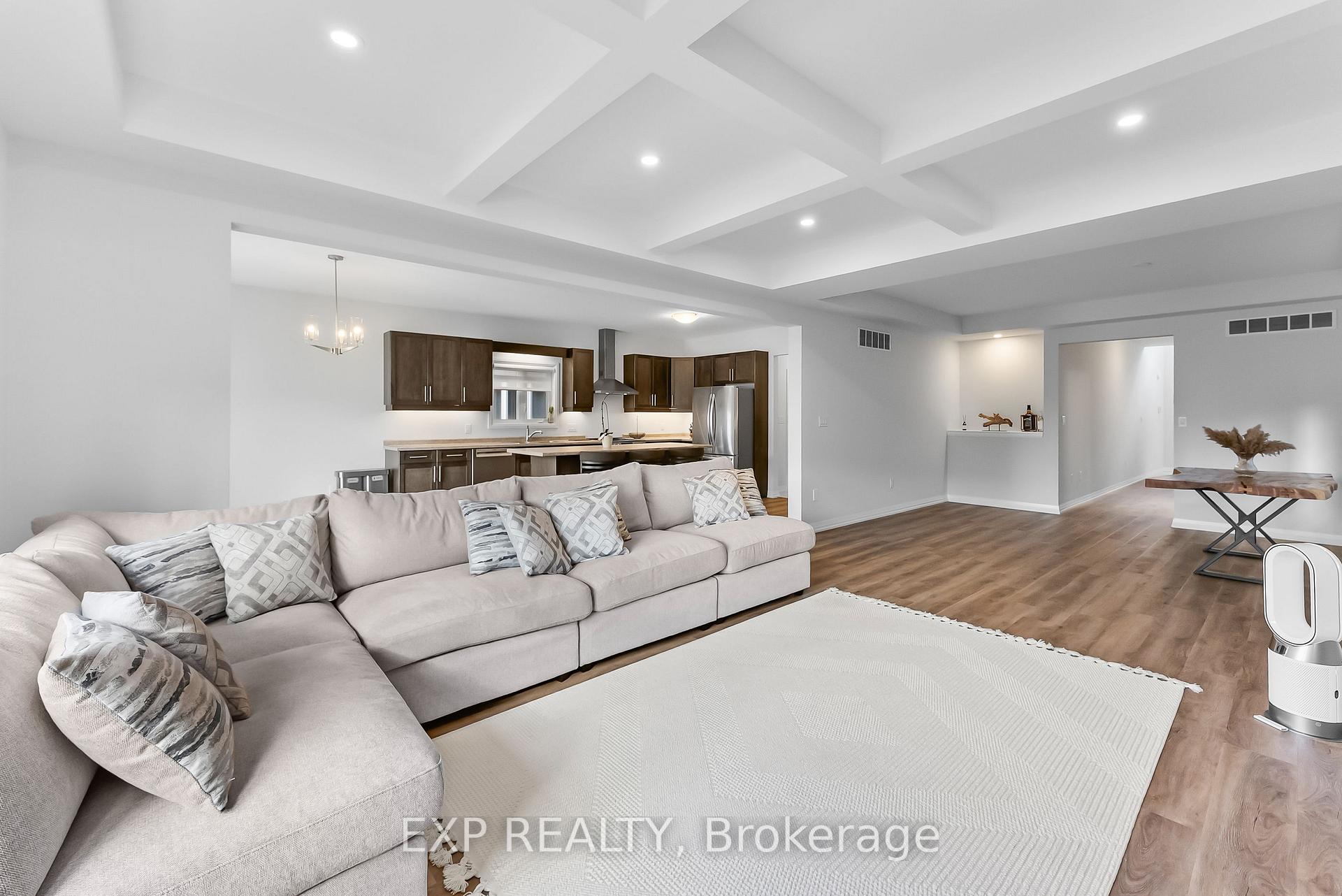 Photo 10 of 62 Marie Street, Pelham, Fonthill — HOMEH
