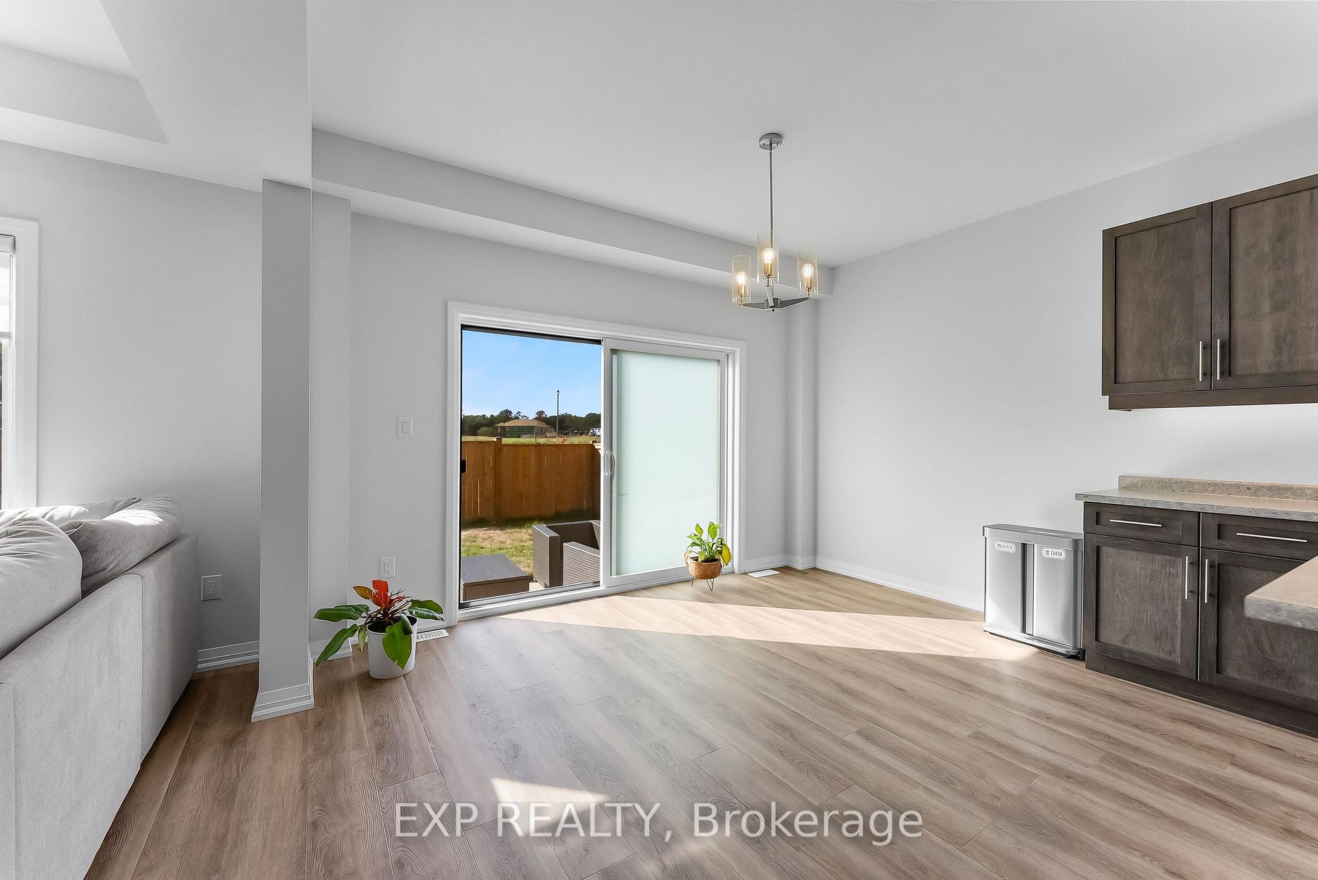 Photo 16 of 62 Marie Street, Pelham, Fonthill — HOMEH