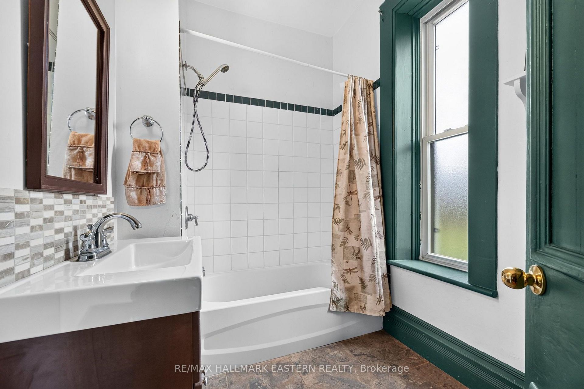 Photo 16 of 136 County 4 Road, Douro-Dummer — HOMEH