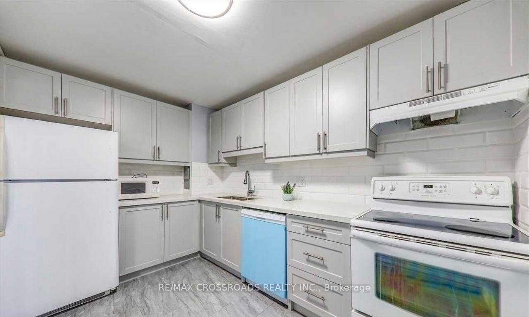 Photo 8 of Unit 604, 735 Don Mills Road, Toronto, Flemingdon Park — HOMEH