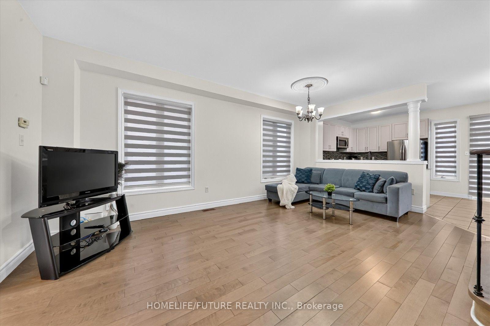 Photo 13 of 361 Strouds Lane, Pickering, Highbush — HOMEH