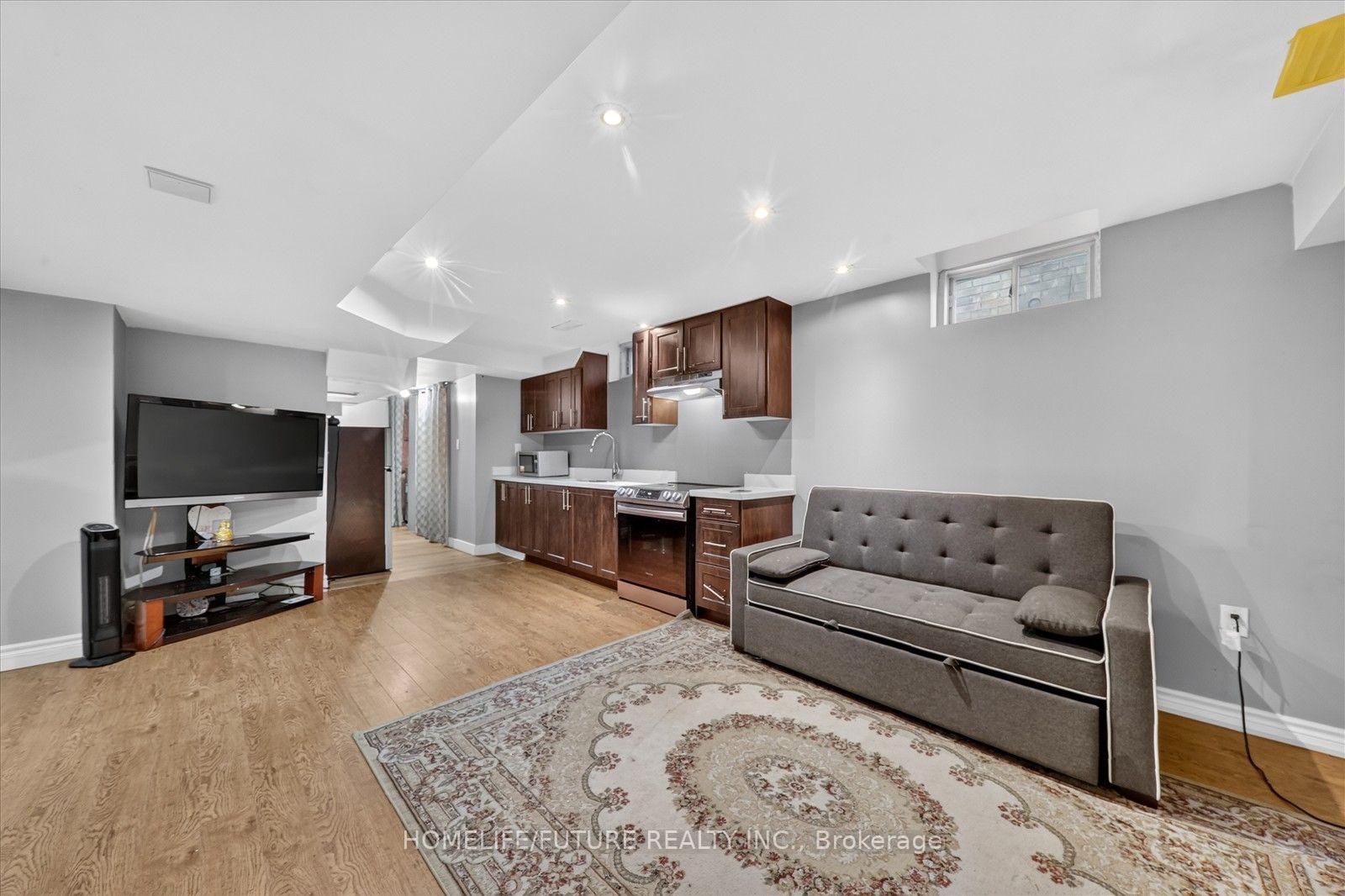 Photo 38 of 361 Strouds Lane, Pickering, Highbush — HOMEH