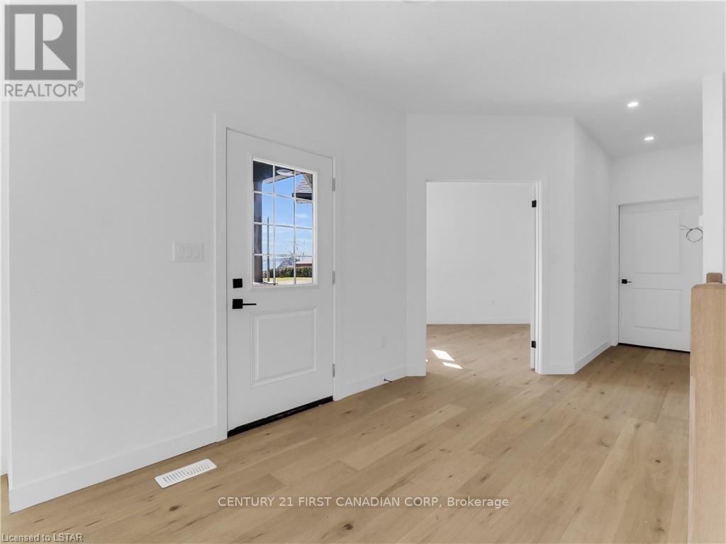 Photo 3 of 22664 Queens Line, West Elgin, Rodney — HOMEH