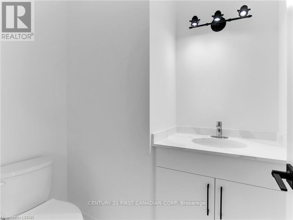 Photo 10 of 22664 Queens Line, West Elgin, Rodney — HOMEH