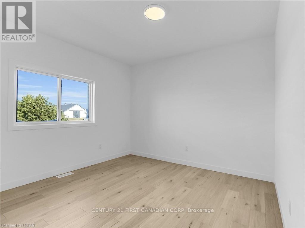 Photo 12 of 22664 Queens Line, West Elgin, Rodney — HOMEH