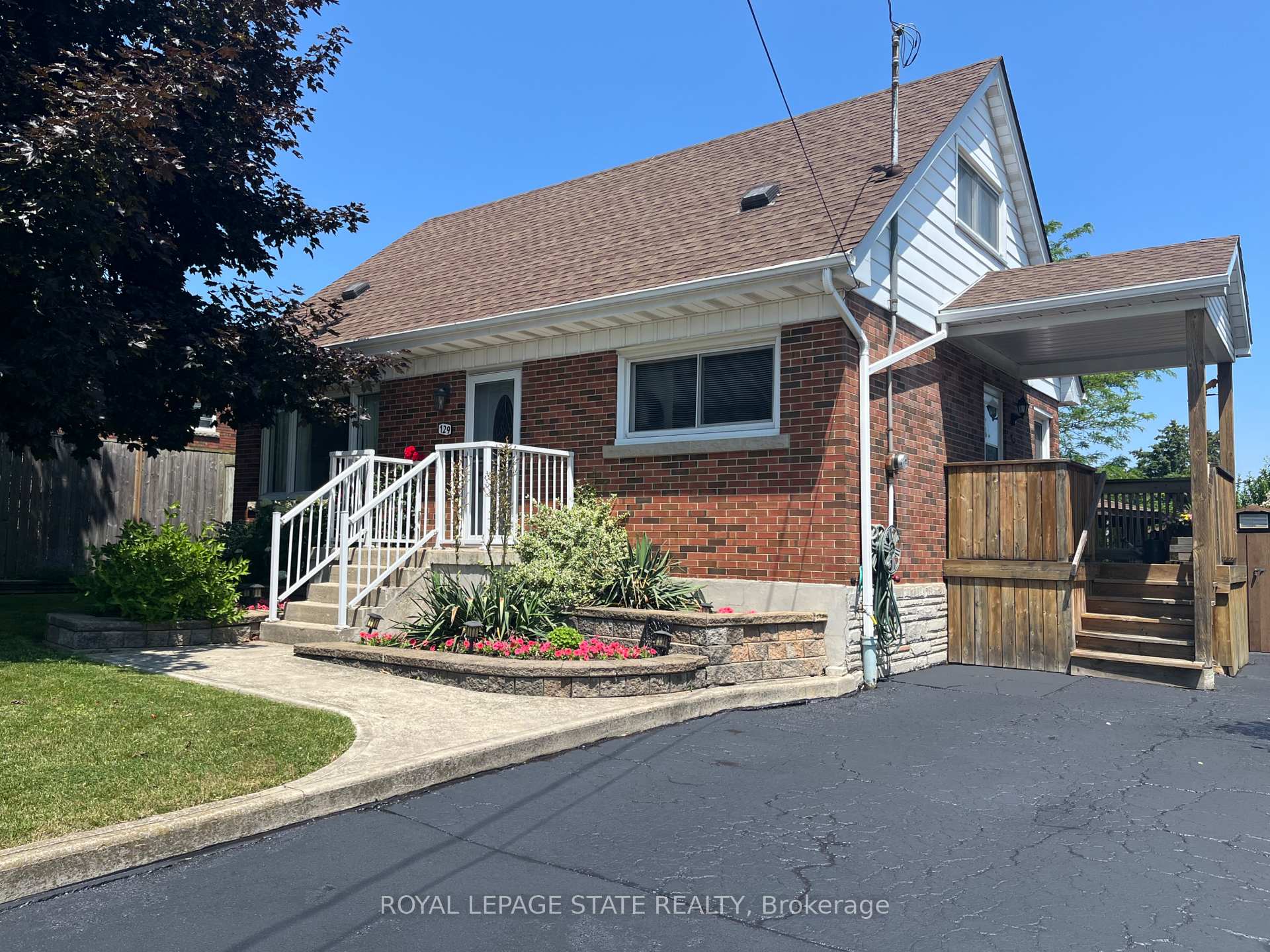 Photo 3 of 129 Broker Drive, Hamilton, Huntington — HOMEH