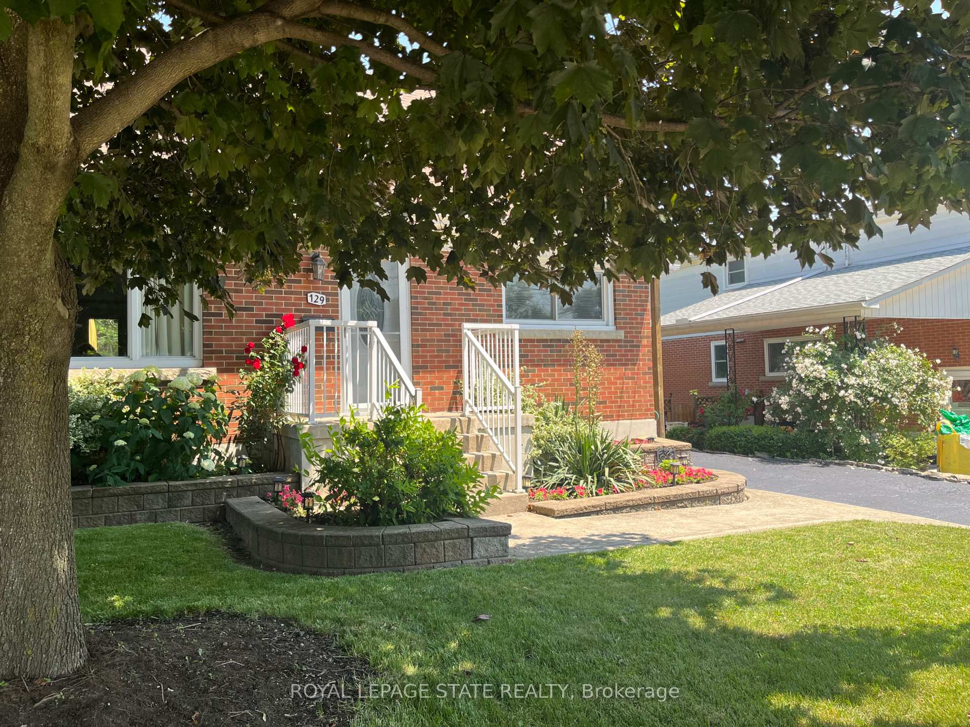 Photo 4 of 129 Broker Drive, Hamilton, Huntington — HOMEH