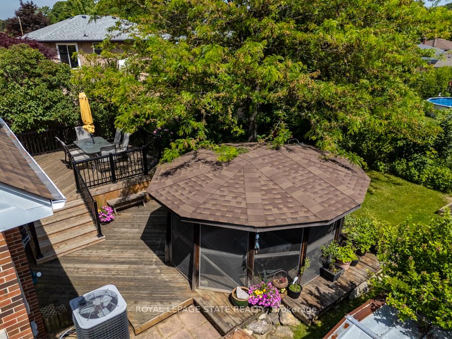 Photo 9 of 129 Broker Drive, Hamilton, Huntington — HOMEH