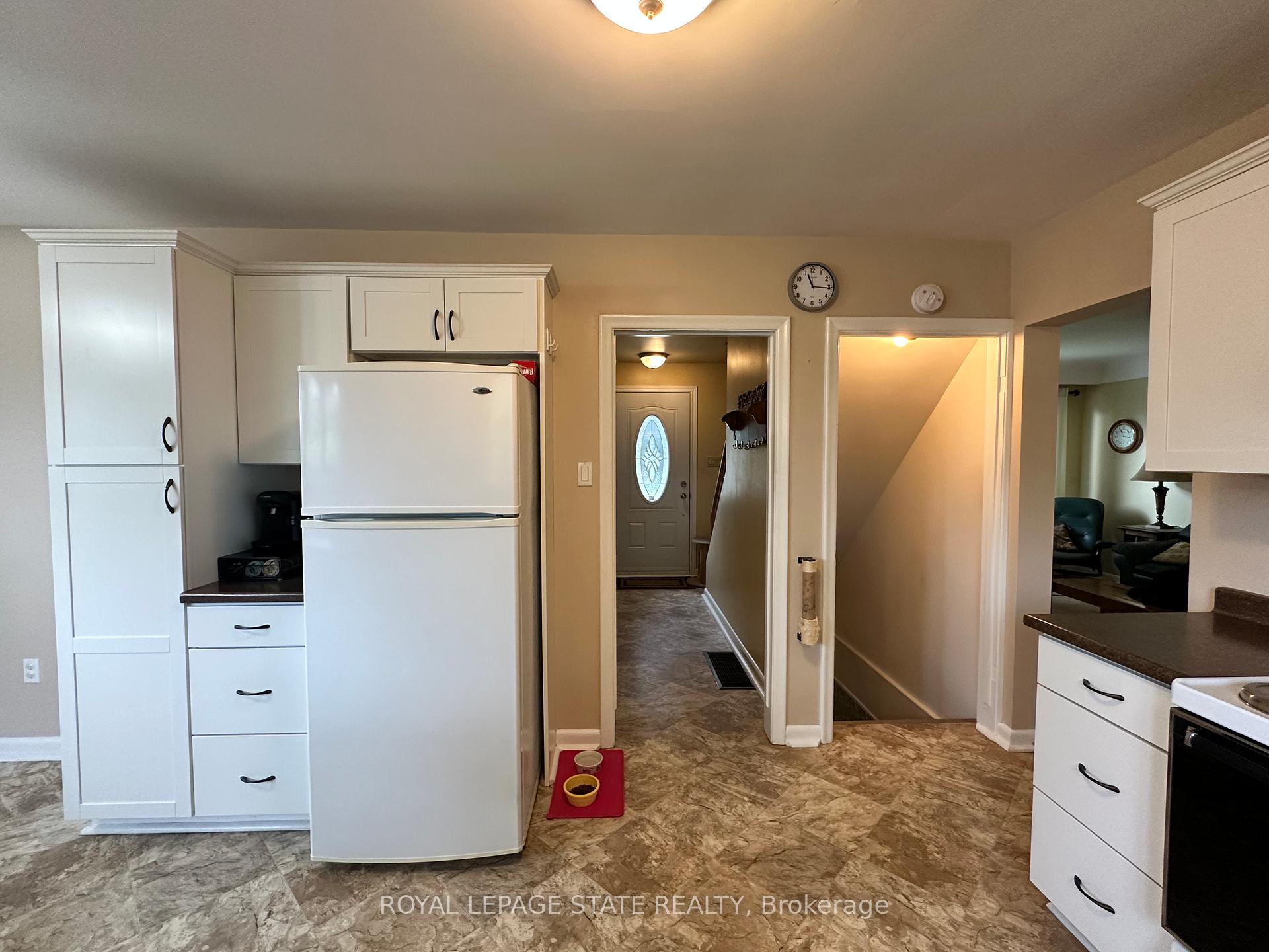 Photo 15 of 129 Broker Drive, Hamilton, Huntington — HOMEH