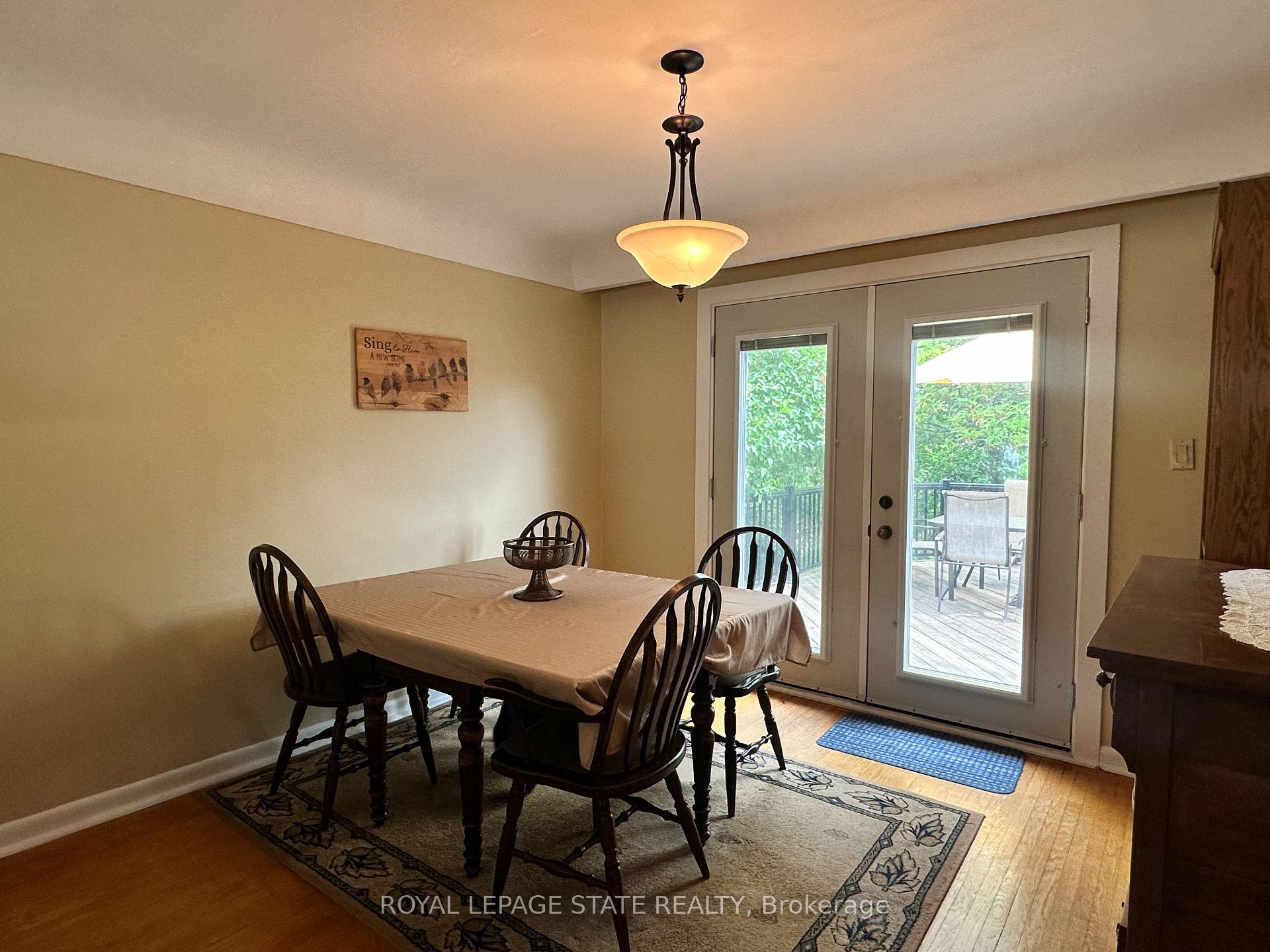 Photo 18 of 129 Broker Drive, Hamilton, Huntington — HOMEH