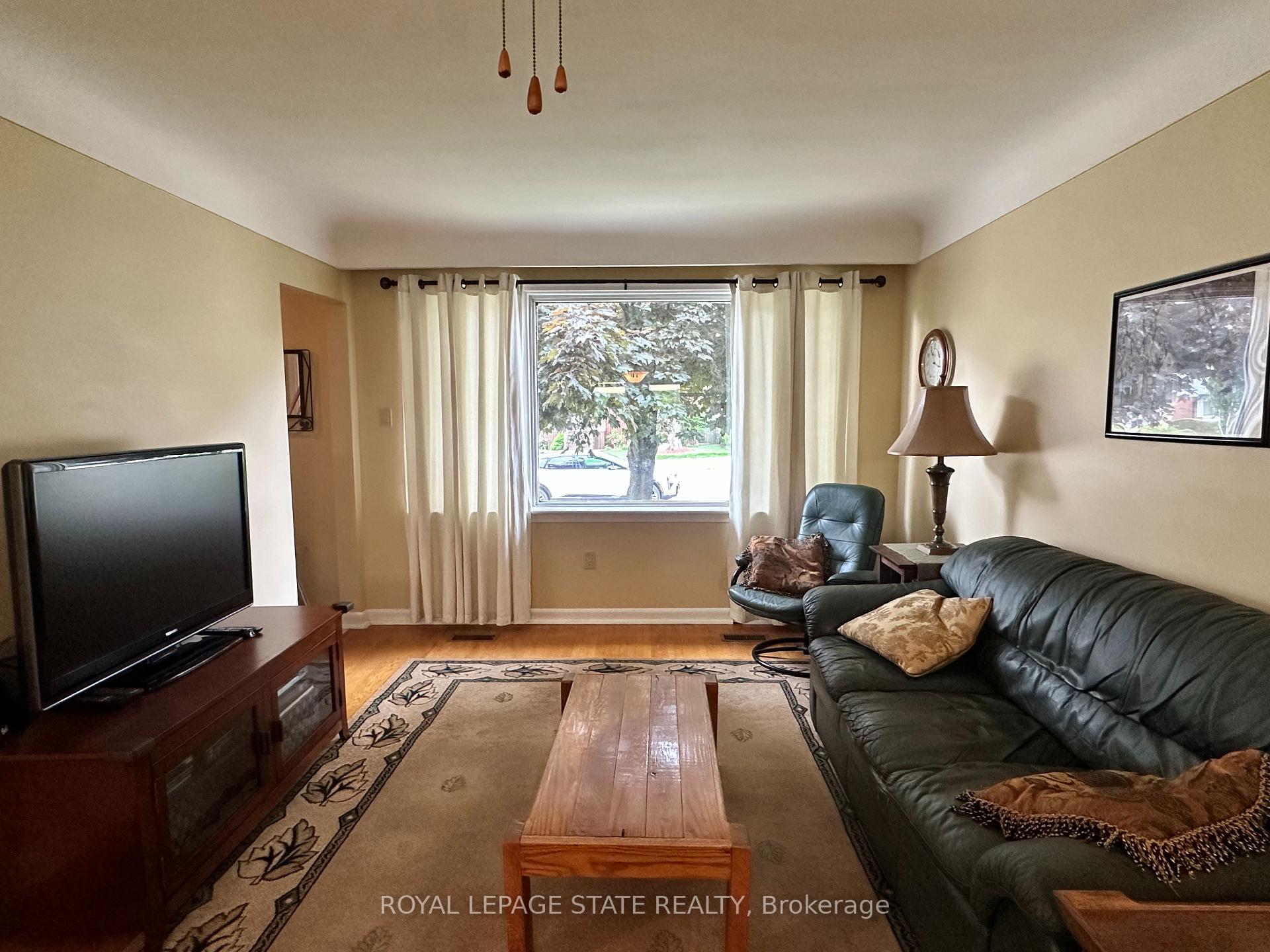 Photo 21 of 129 Broker Drive, Hamilton, Huntington — HOMEH