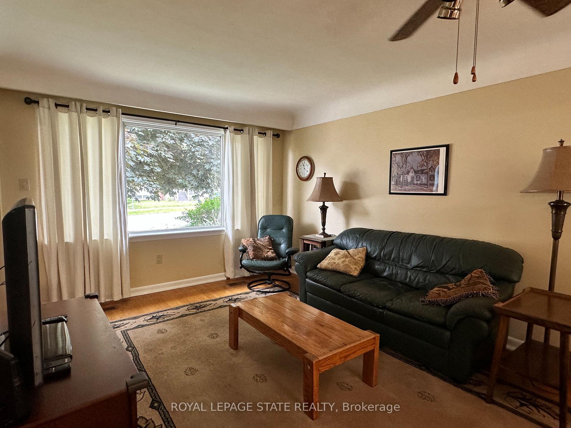 Photo 23 of 129 Broker Drive, Hamilton, Huntington — HOMEH