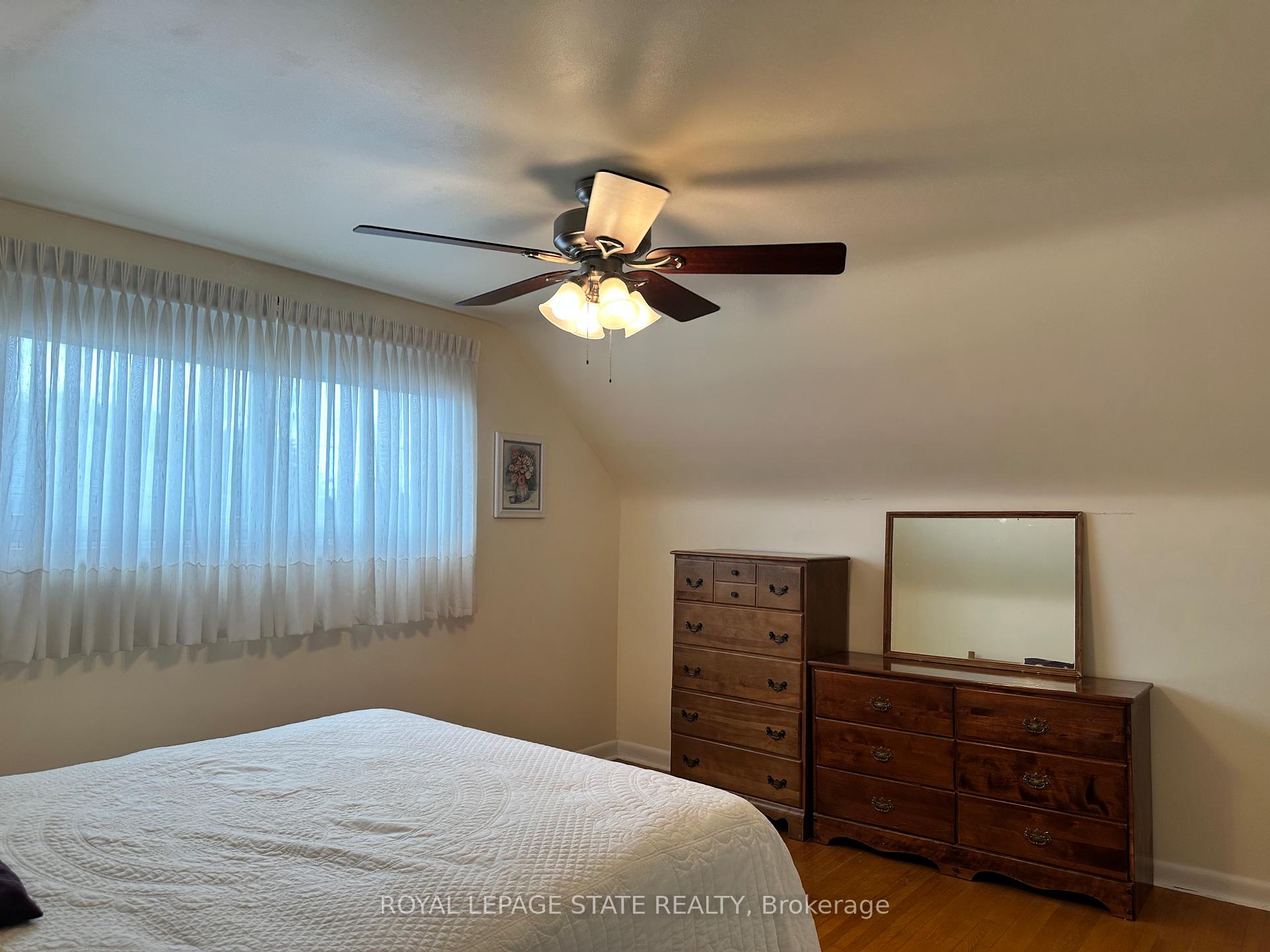 Photo 29 of 129 Broker Drive, Hamilton, Huntington — HOMEH