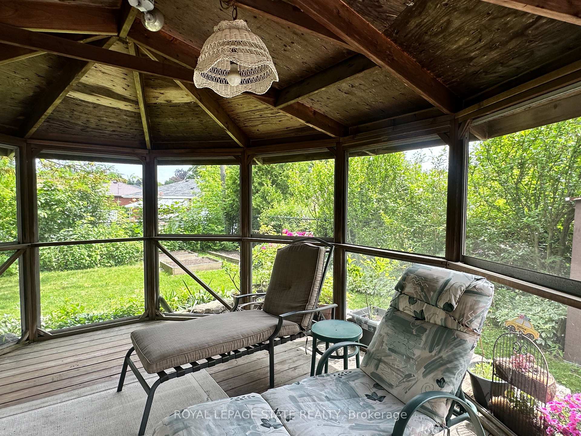Photo 35 of 129 Broker Drive, Hamilton, Huntington — HOMEH
