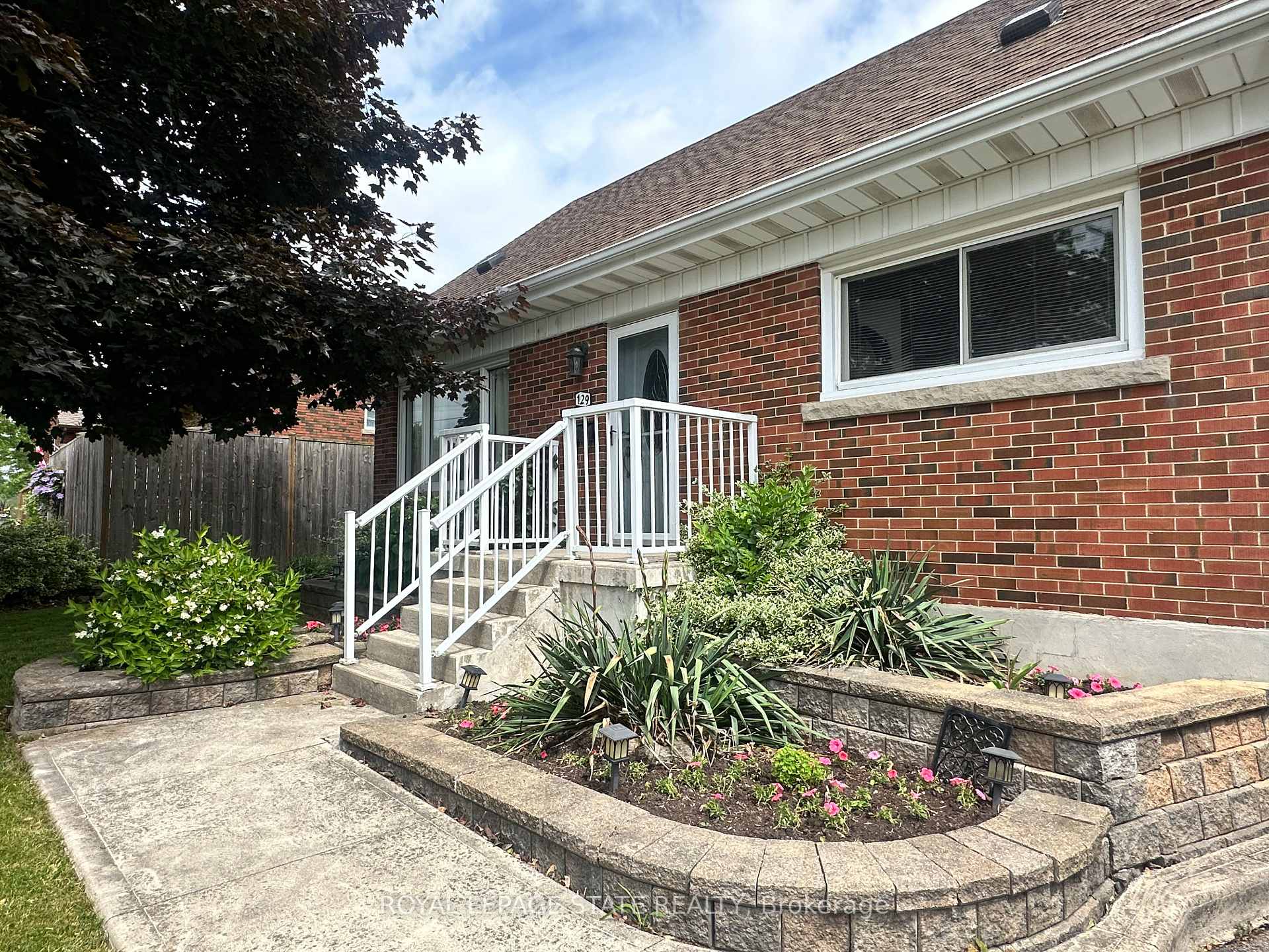 Photo 36 of 129 Broker Drive, Hamilton, Huntington — HOMEH