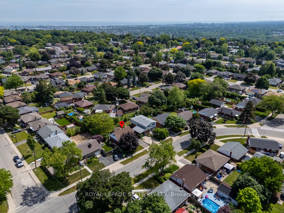 Photo 44 of 129 Broker Drive, Hamilton, Huntington — HOMEH