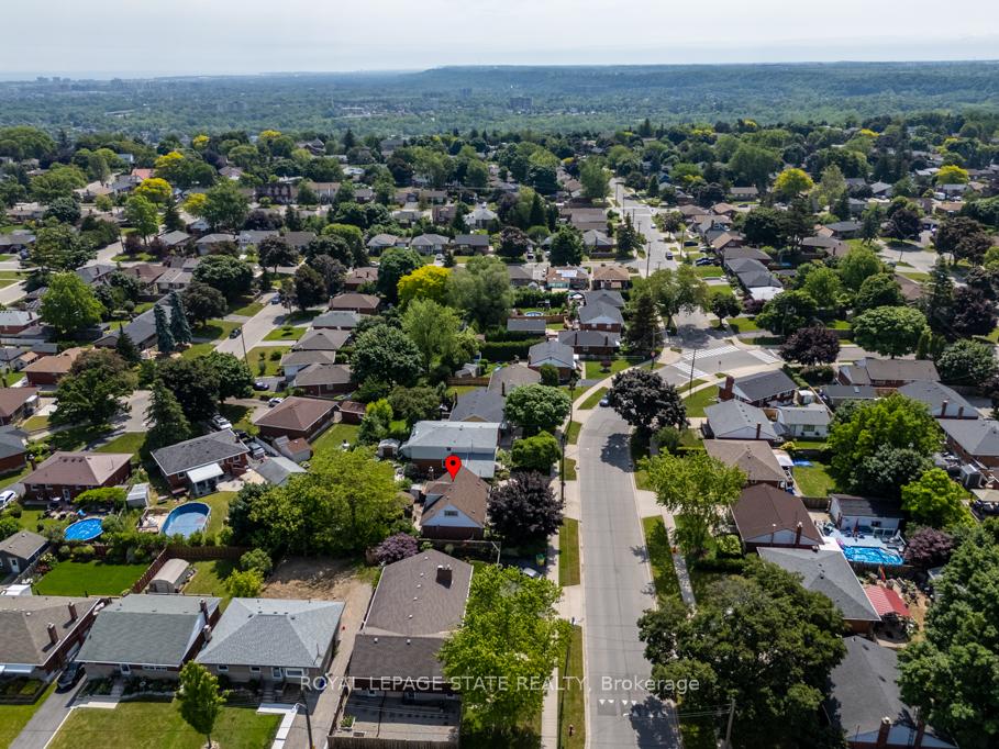 Photo 45 of 129 Broker Drive, Hamilton, Huntington — HOMEH