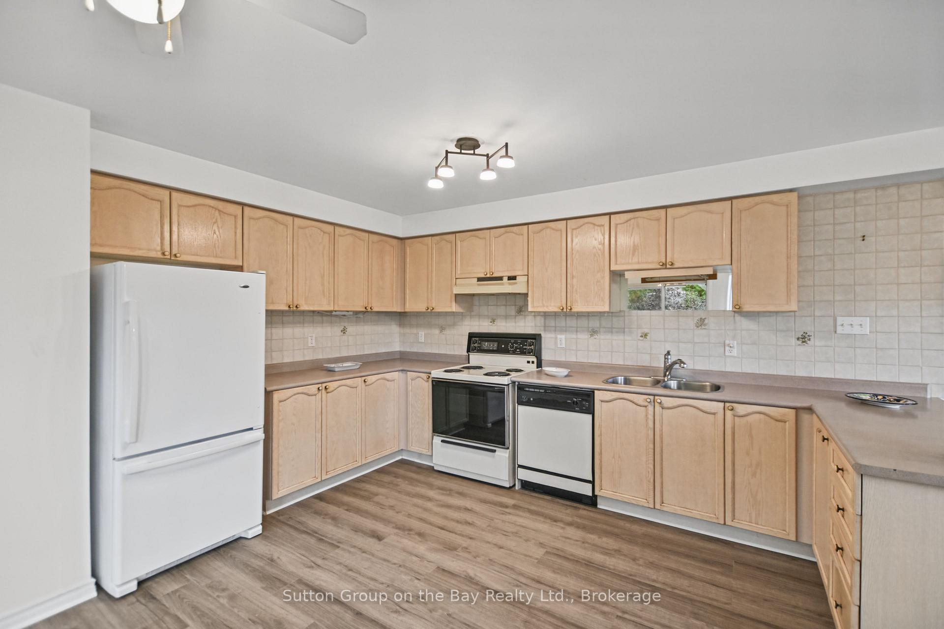 Photo 22 of 77 Fernbrook Drive, Wasaga Beach — HOMEH