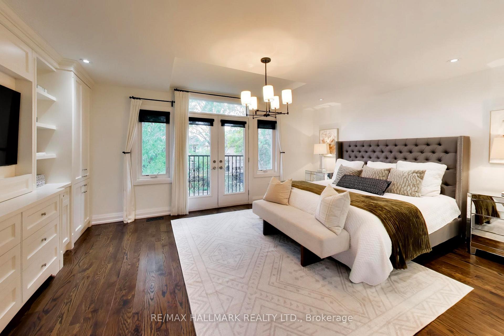 Photo 12 of 145B Bannockburn Avenue, Toronto, Bedford Park-Nortown — HOMEH