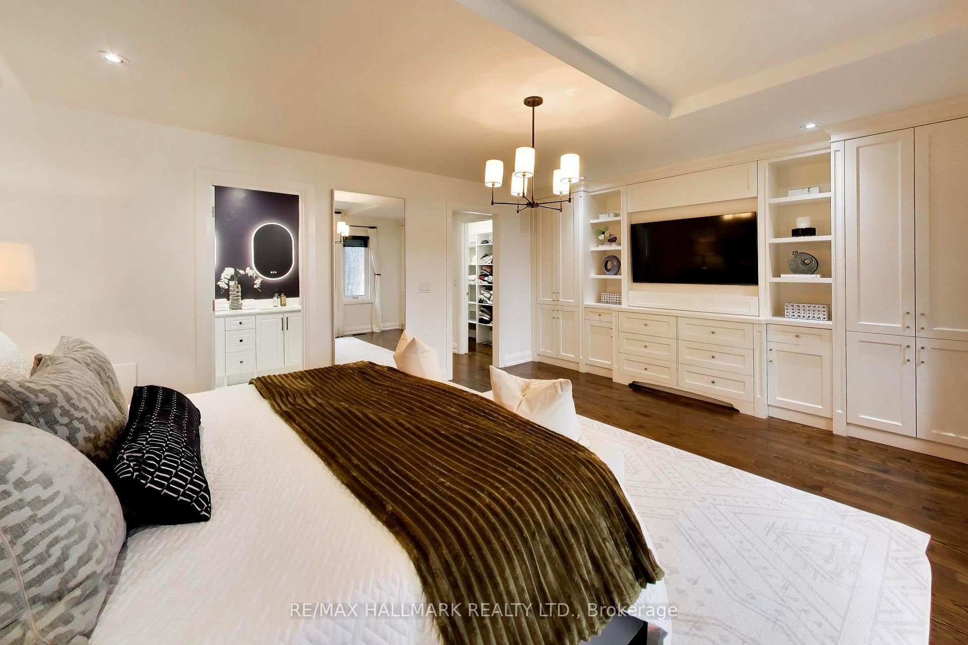 Photo 13 of 145B Bannockburn Avenue, Toronto, Bedford Park-Nortown — HOMEH