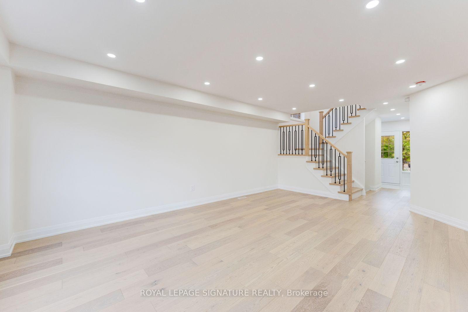 Photo 10 of 38 Charleswood Circle, Brampton, Fletcher's Meadow — HOMEH