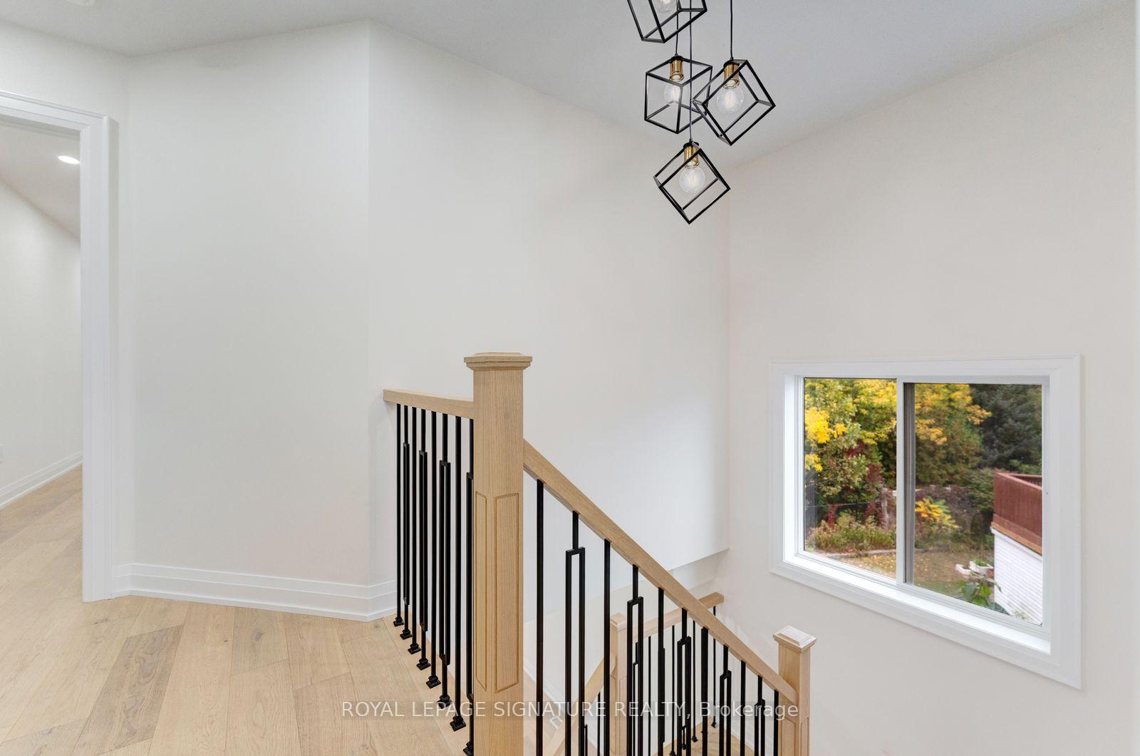 Photo 16 of 38 Charleswood Circle, Brampton, Fletcher's Meadow — HOMEH