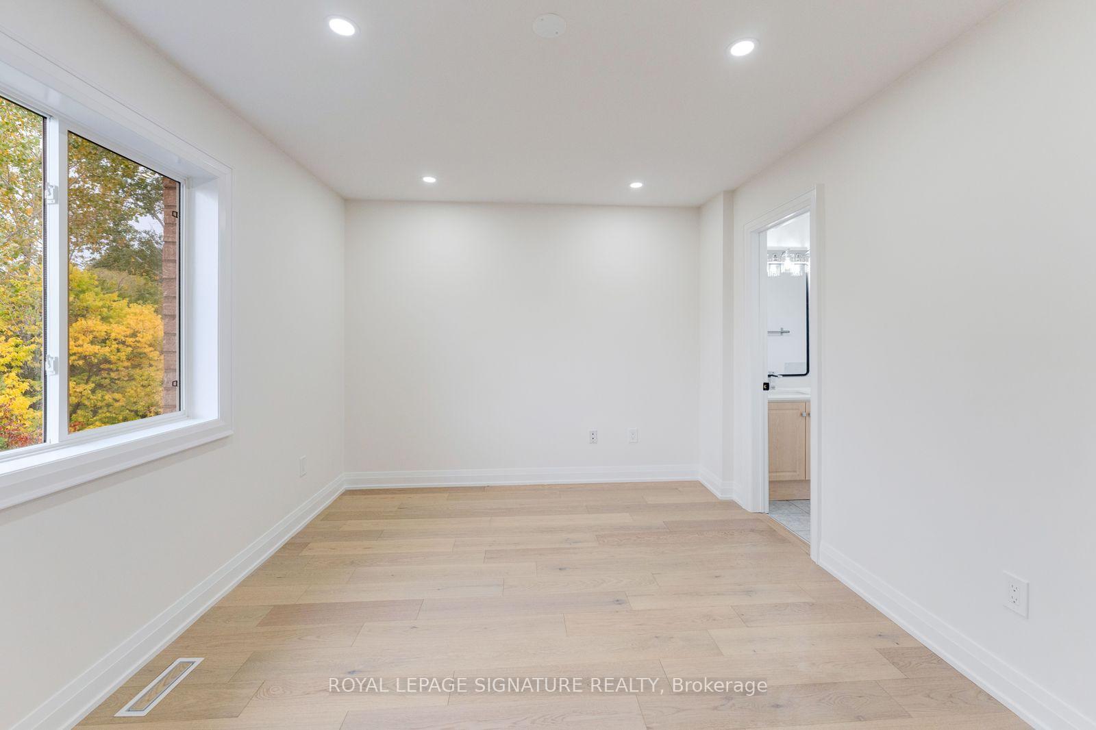 Photo 20 of 38 Charleswood Circle, Brampton, Fletcher's Meadow — HOMEH