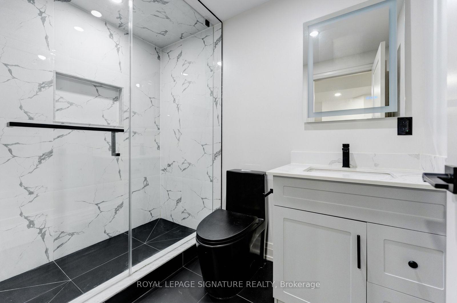 Photo 33 of 38 Charleswood Circle, Brampton, Fletcher's Meadow — HOMEH