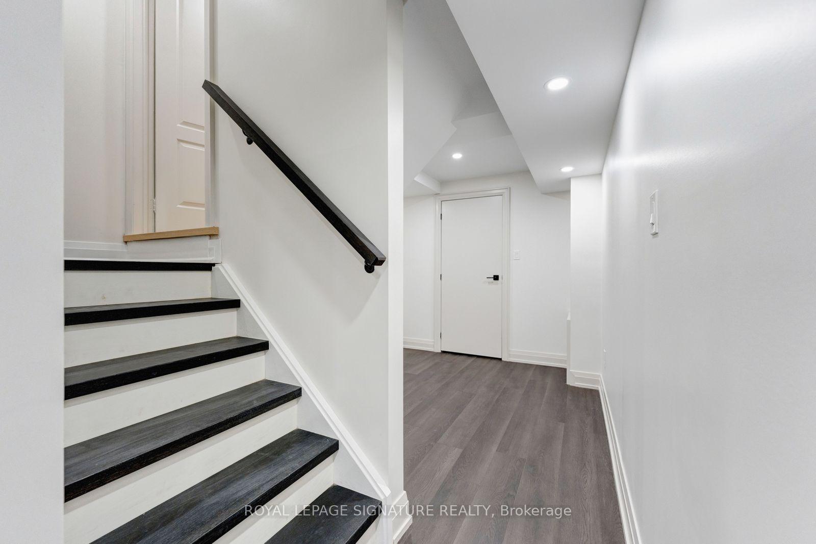Photo 34 of 38 Charleswood Circle, Brampton, Fletcher's Meadow — HOMEH